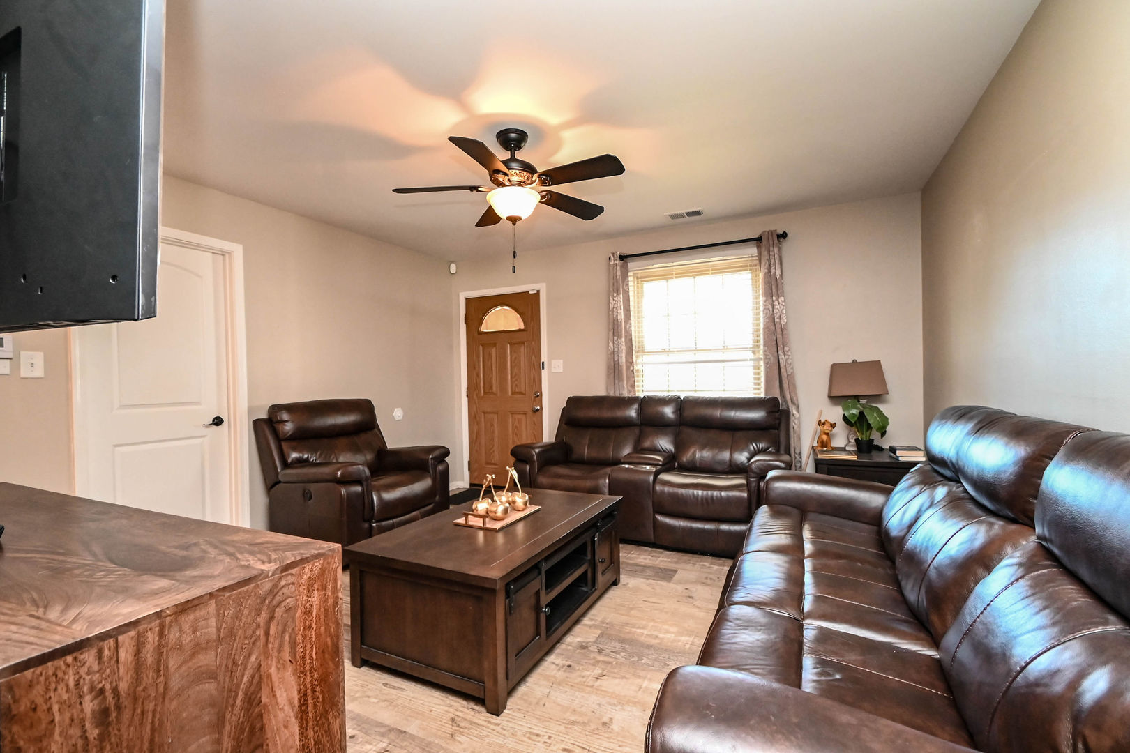 5150 Winona Lane, Gurnee, IL 60031