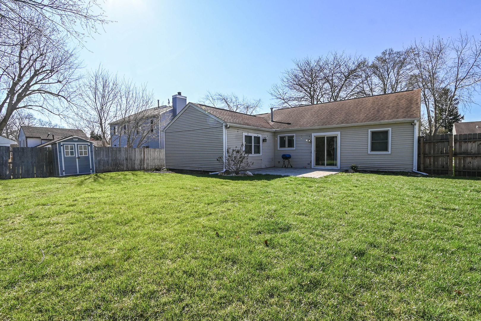 5150 Winona Lane, Gurnee, IL 60031