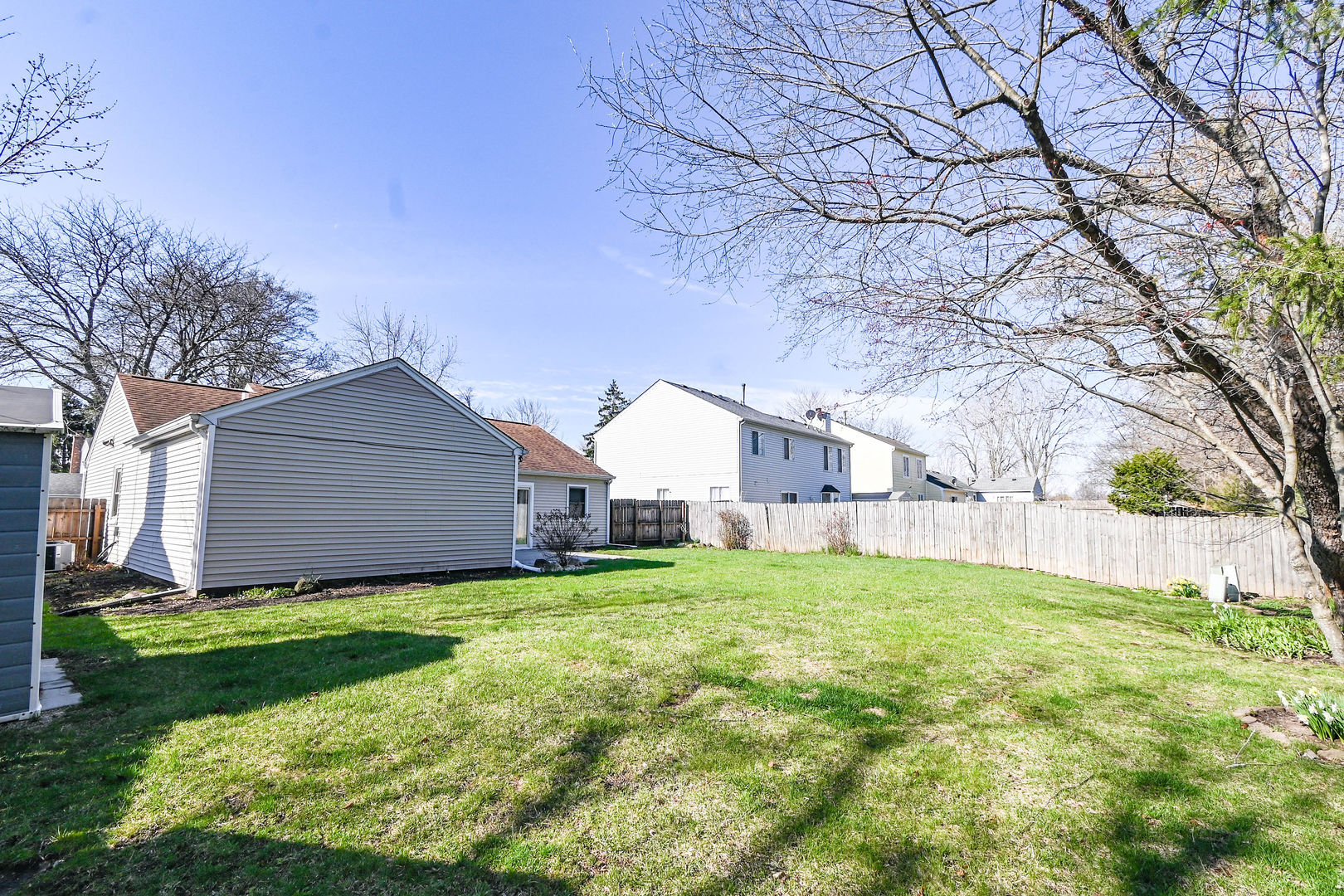 5150 Winona Lane, Gurnee, IL 60031