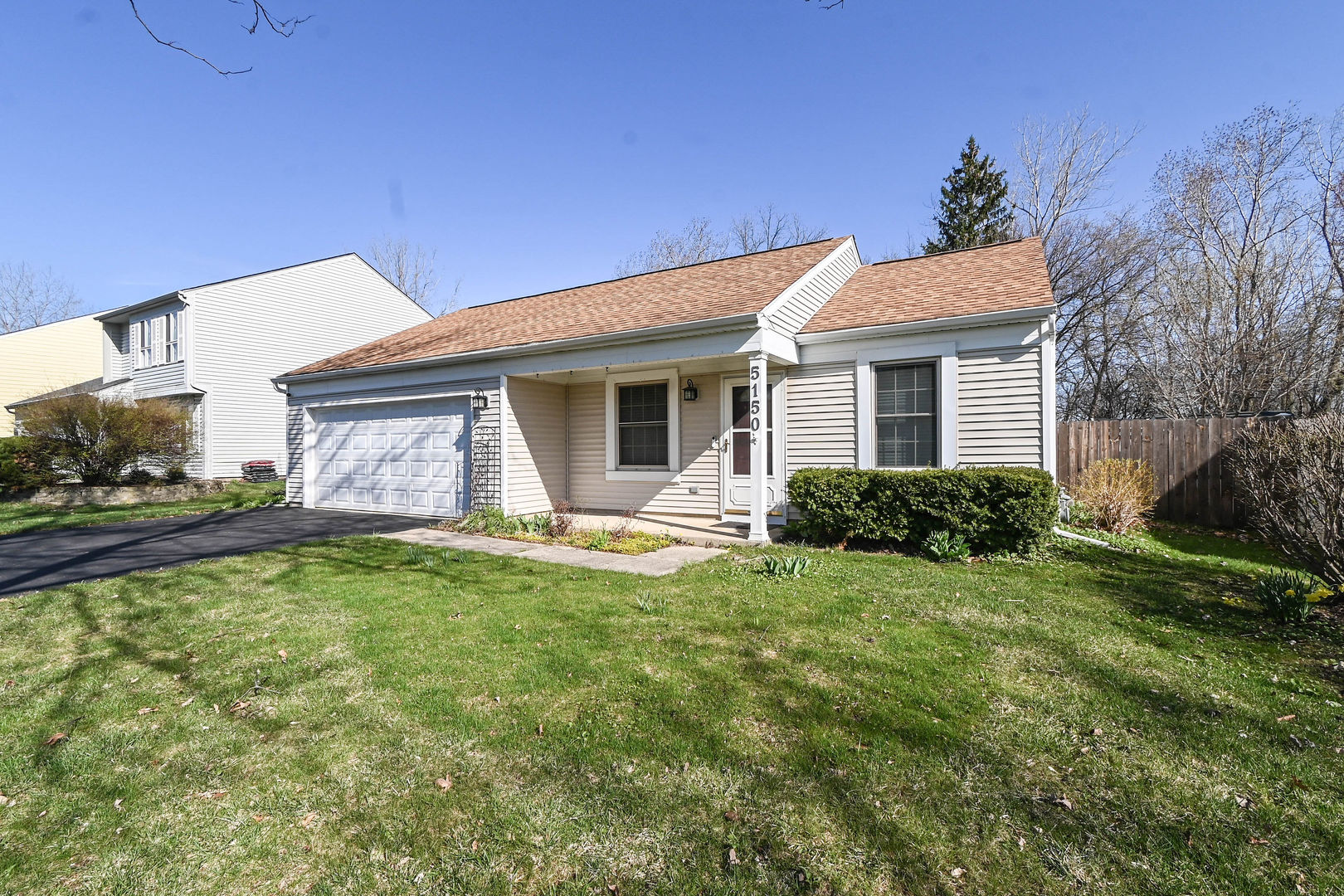 5150 Winona Lane, Gurnee, IL 60031