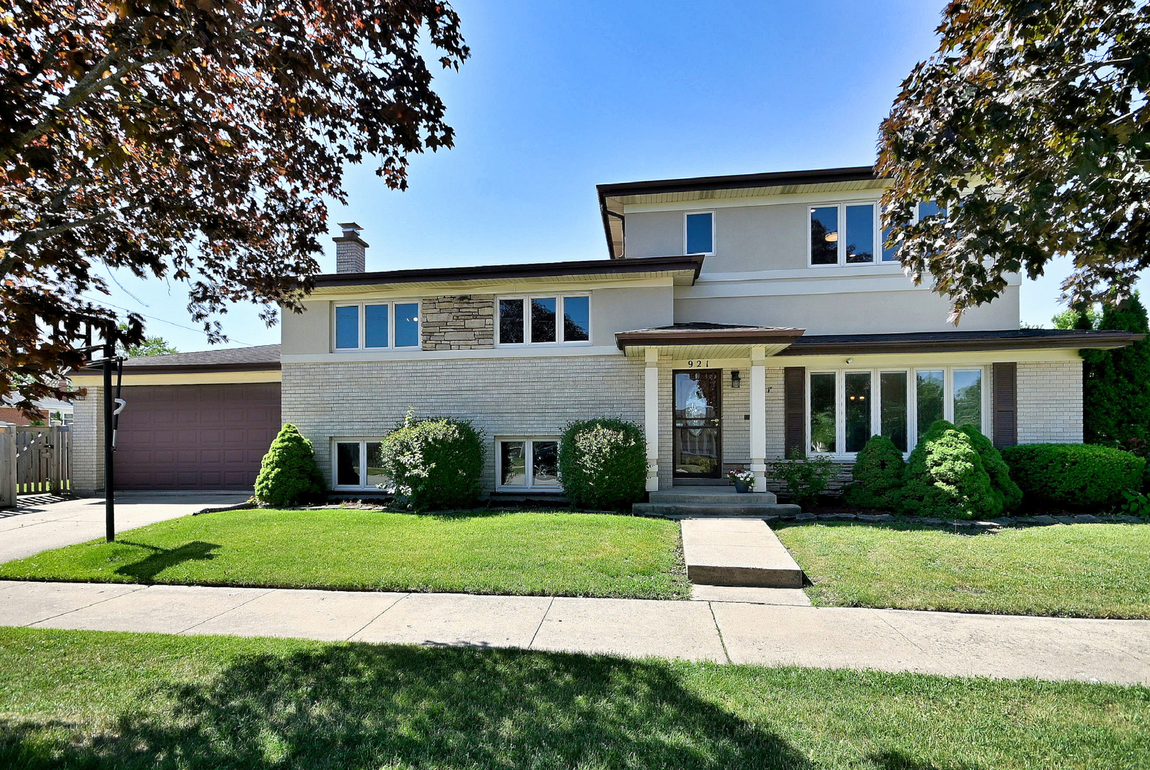 921 Greendale Avenue, Park Ridge, IL 60068