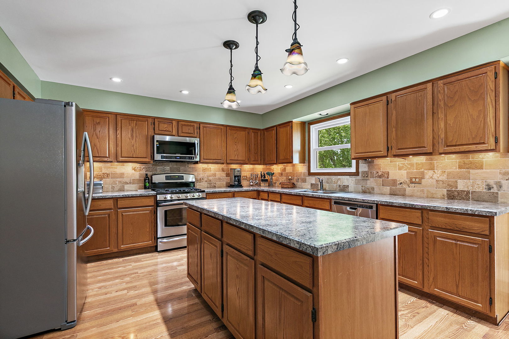 2433 Smalley Court, West Dundee, IL 60118
