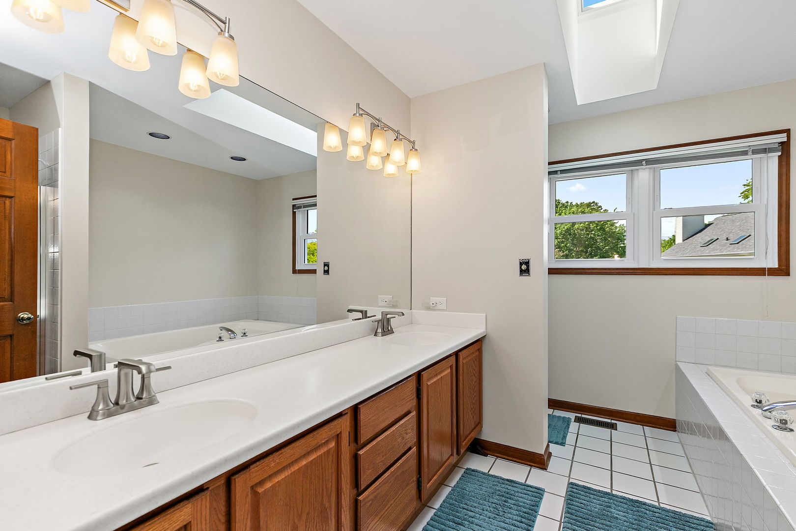 2433 Smalley Court, West Dundee, IL 60118
