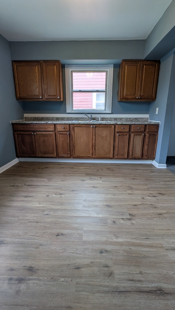 14136 S Hoxie Avenue, Burnham, IL 60633