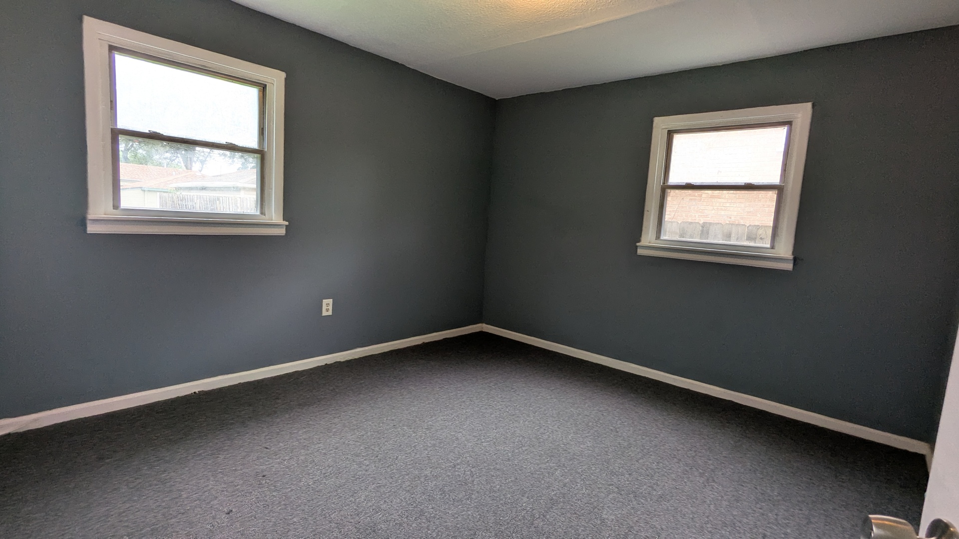 14136 S Hoxie Avenue, Burnham, IL 60633