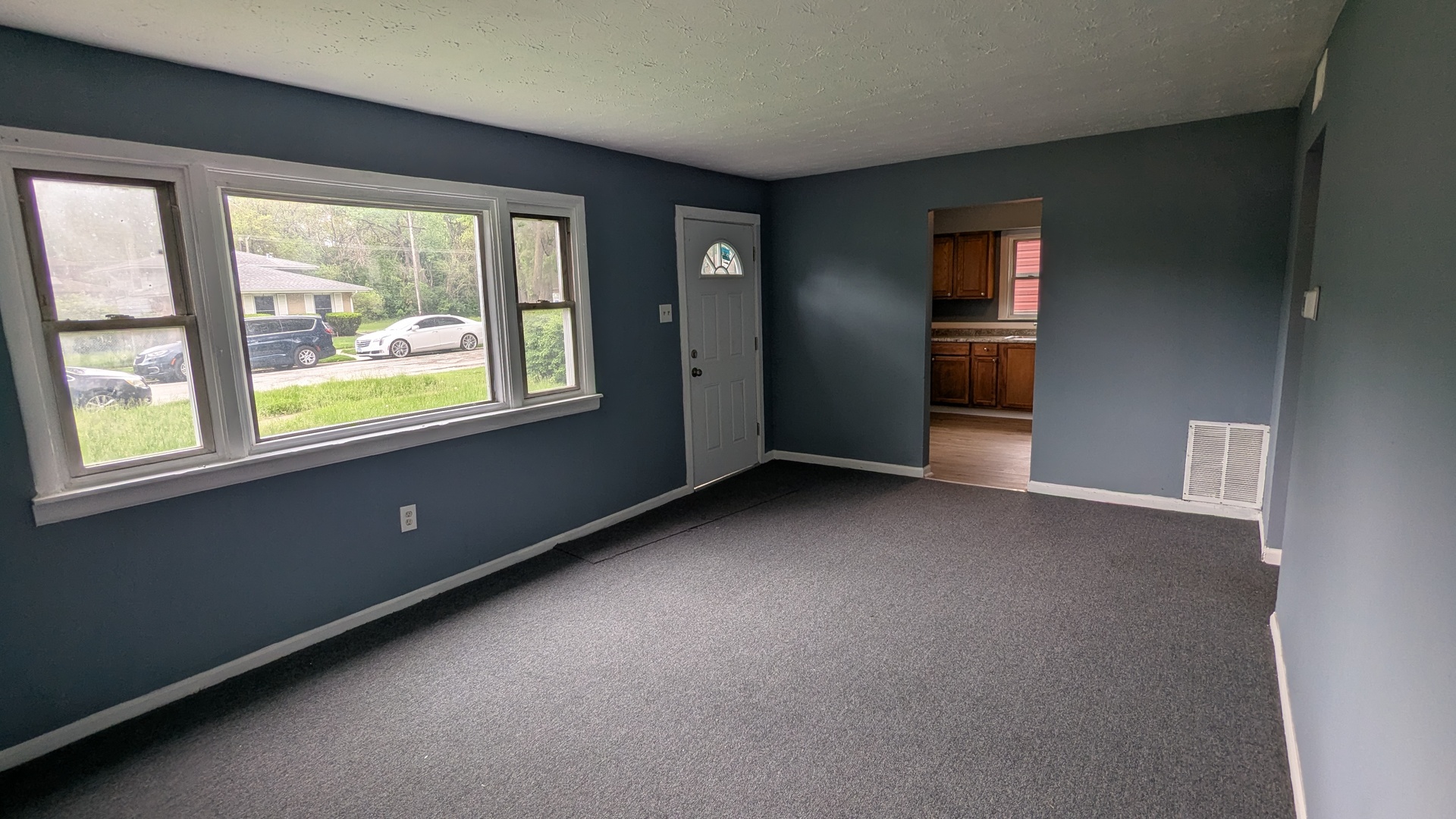 14136 S Hoxie Avenue, Burnham, IL 60633