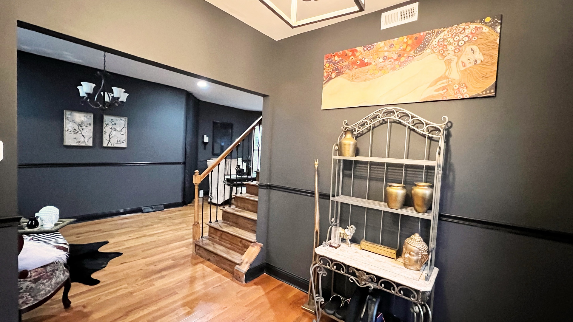 7714 S Marquette Avenue, Chicago, IL 60649