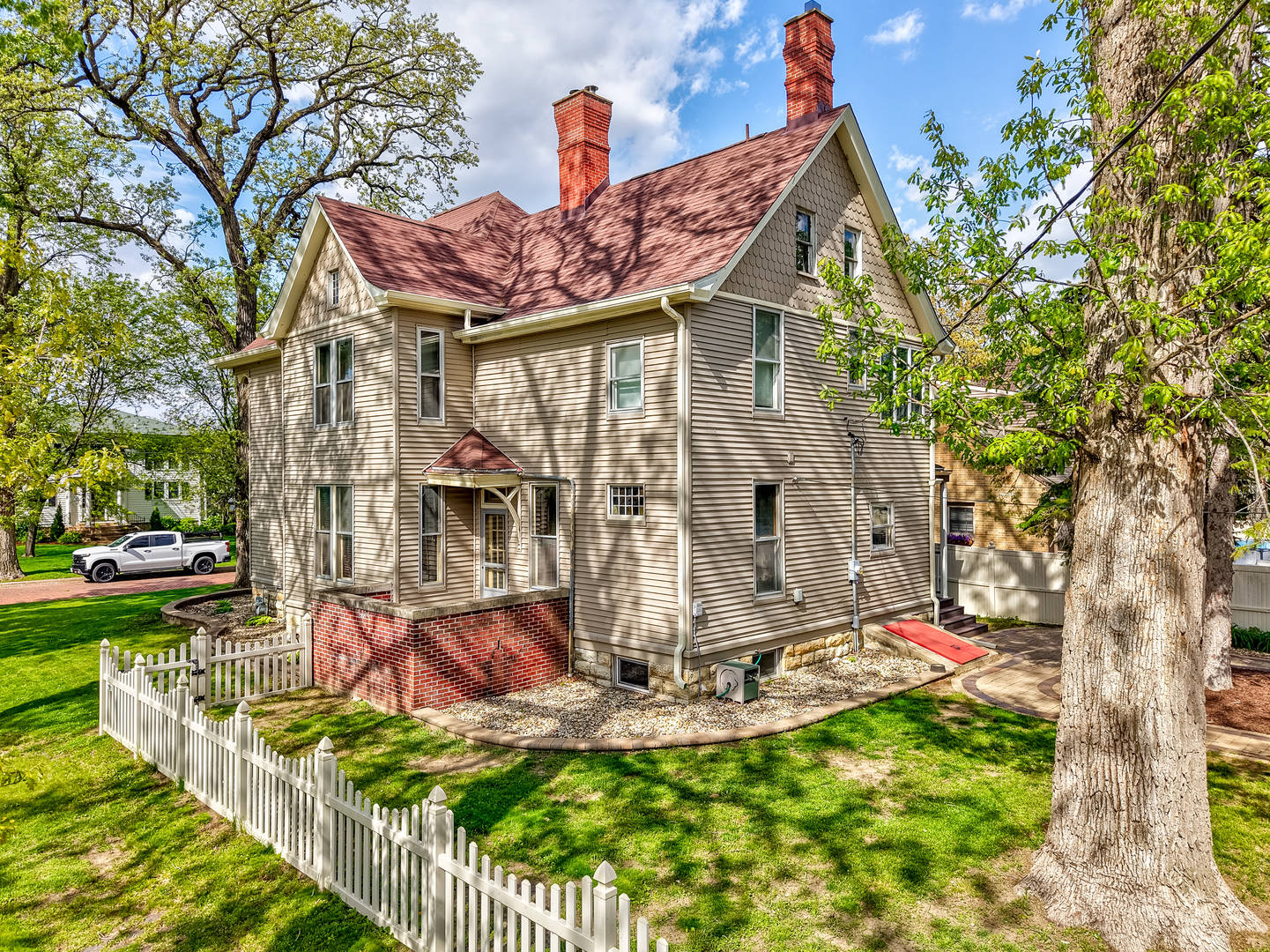 401 E Prospect Avenue, Ottawa, IL 61350