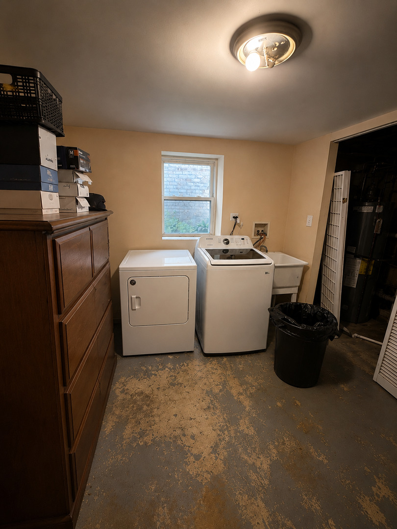 2243 S KENILWORTH Avenue, Berwyn, IL 60402