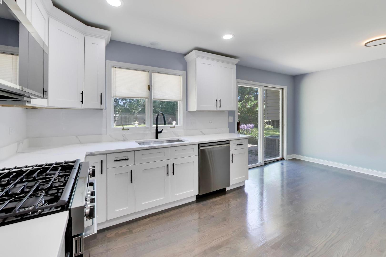16w250 93rd Place, Burr Ridge, IL 60527