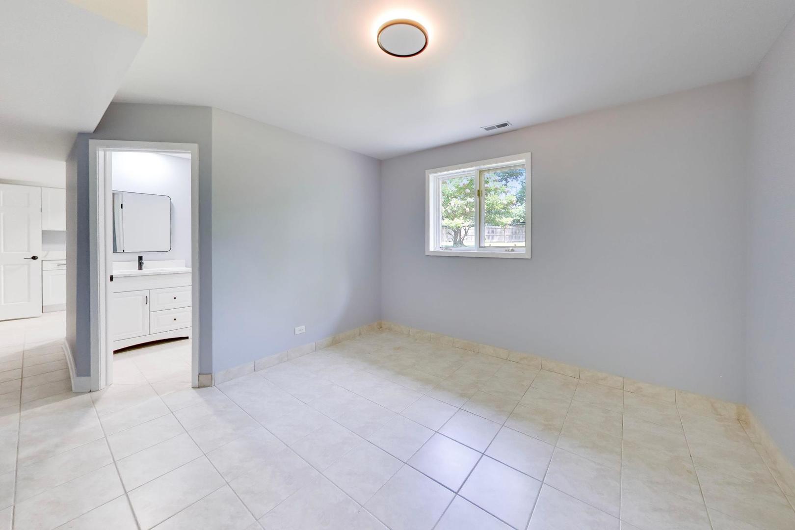 16w250 93rd Place, Burr Ridge, IL 60527