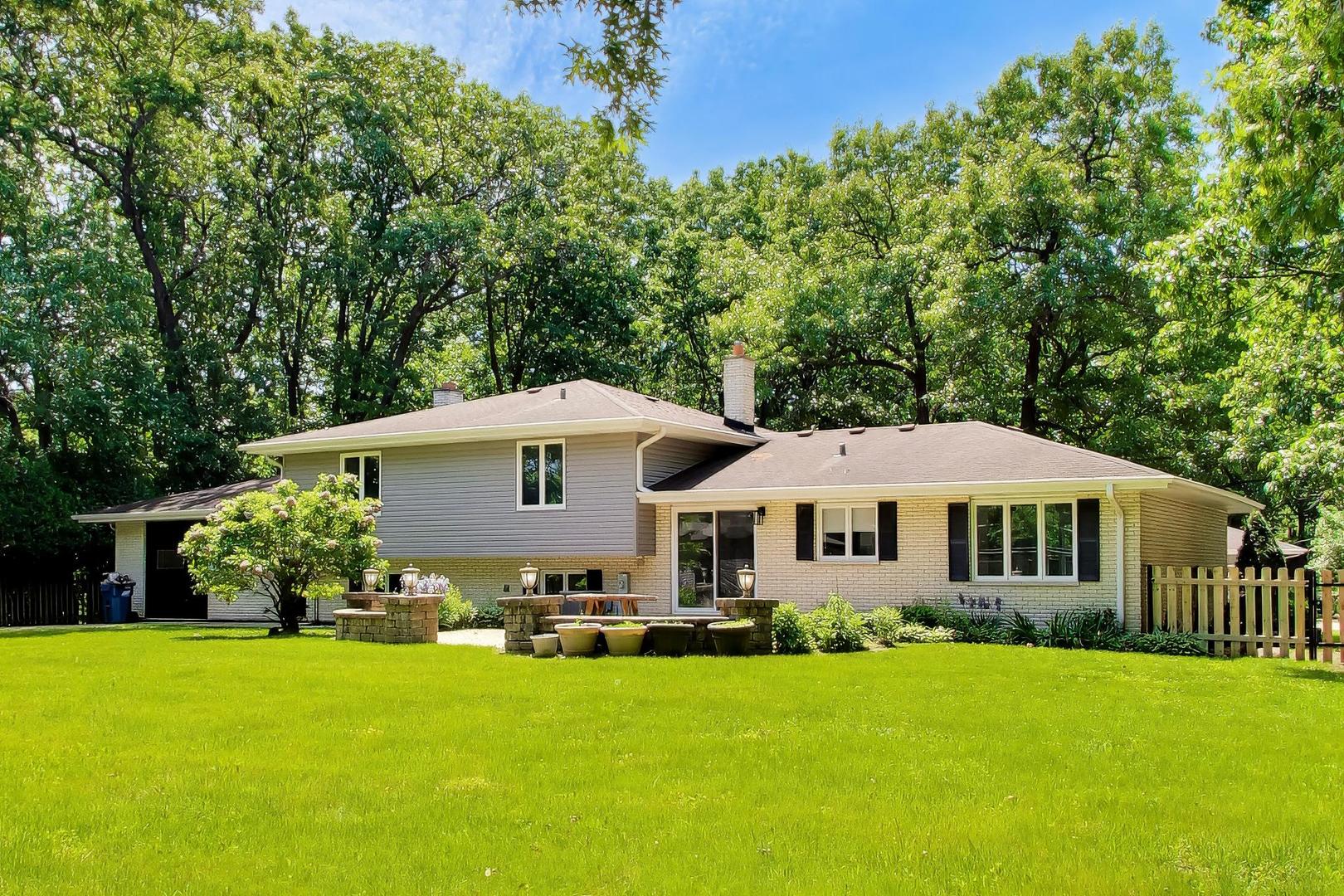 16w250 93rd Place, Burr Ridge, IL 60527