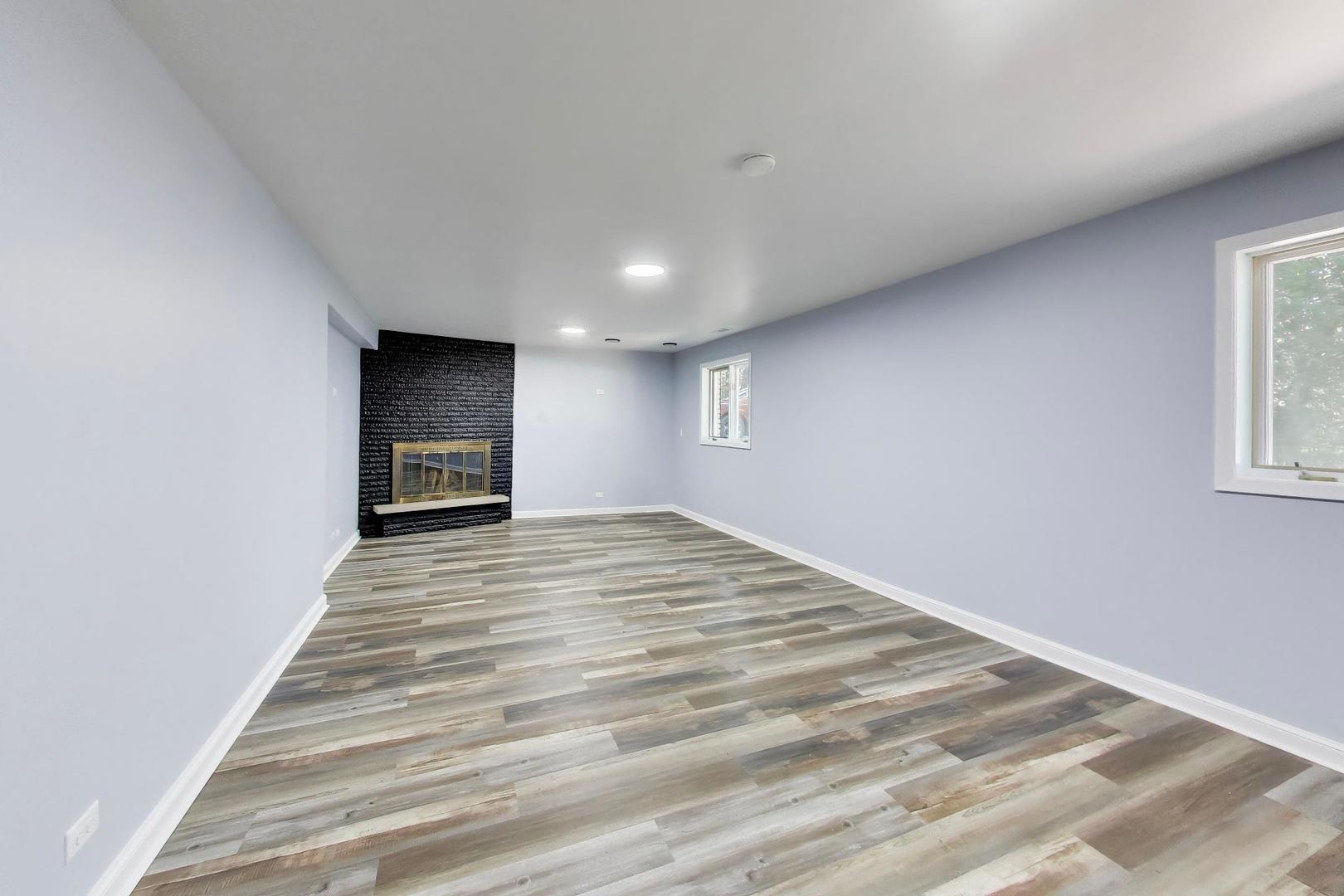 16w250 93rd Place, Burr Ridge, IL 60527
