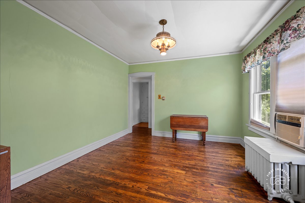 285 Forest Avenue, Glen Ellyn, IL 60137