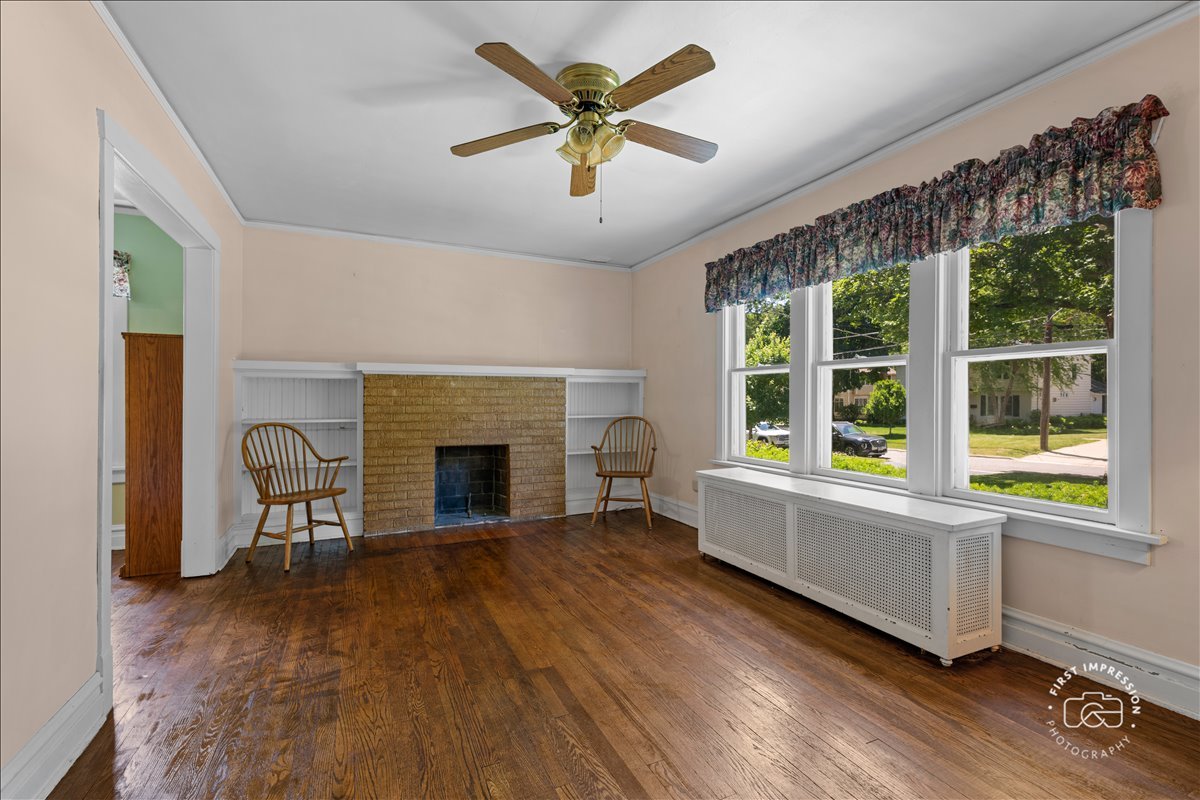 285 Forest Avenue, Glen Ellyn, IL 60137