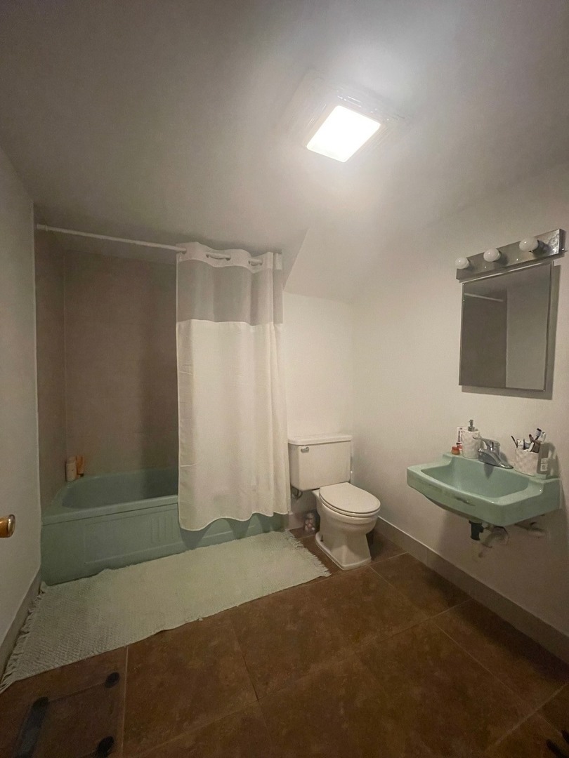 1105 W Touhy Avenue #2, Park Ridge, IL 60068