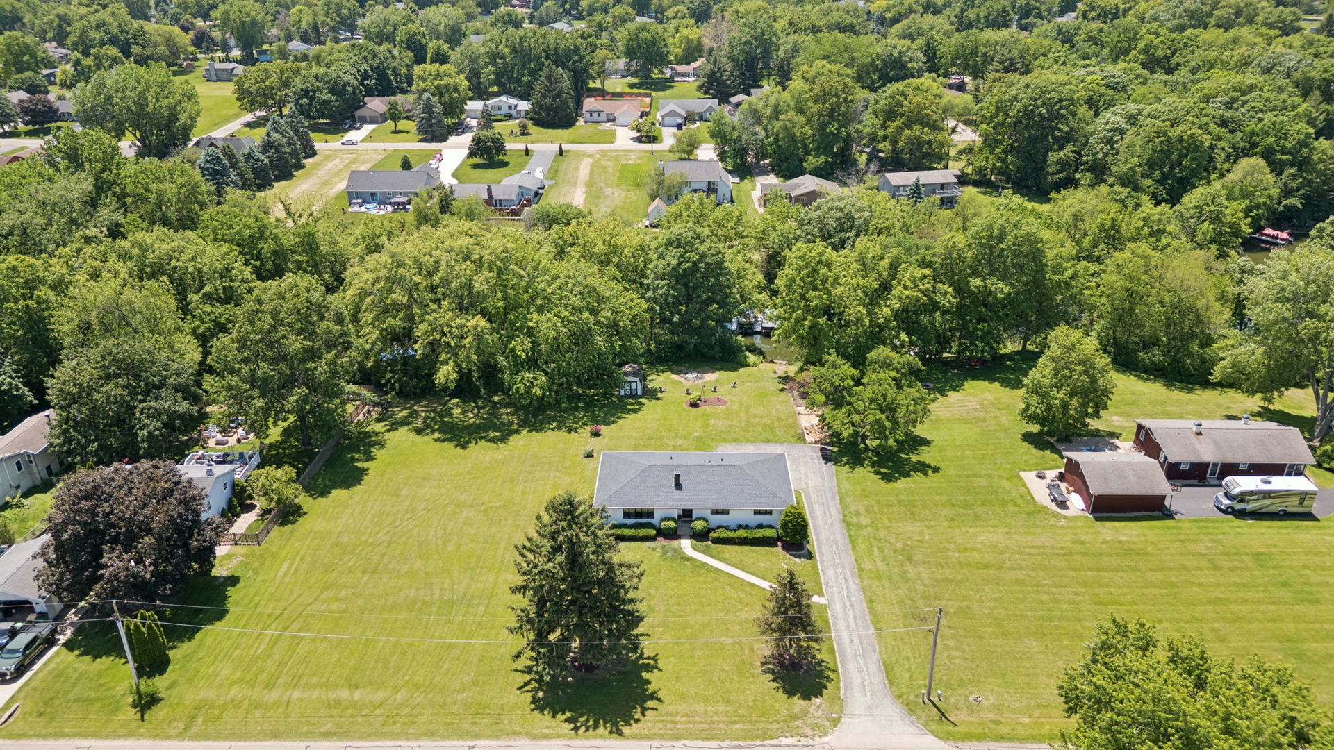 1598 Lake Holiday Drive, Lake Holiday, IL 60548