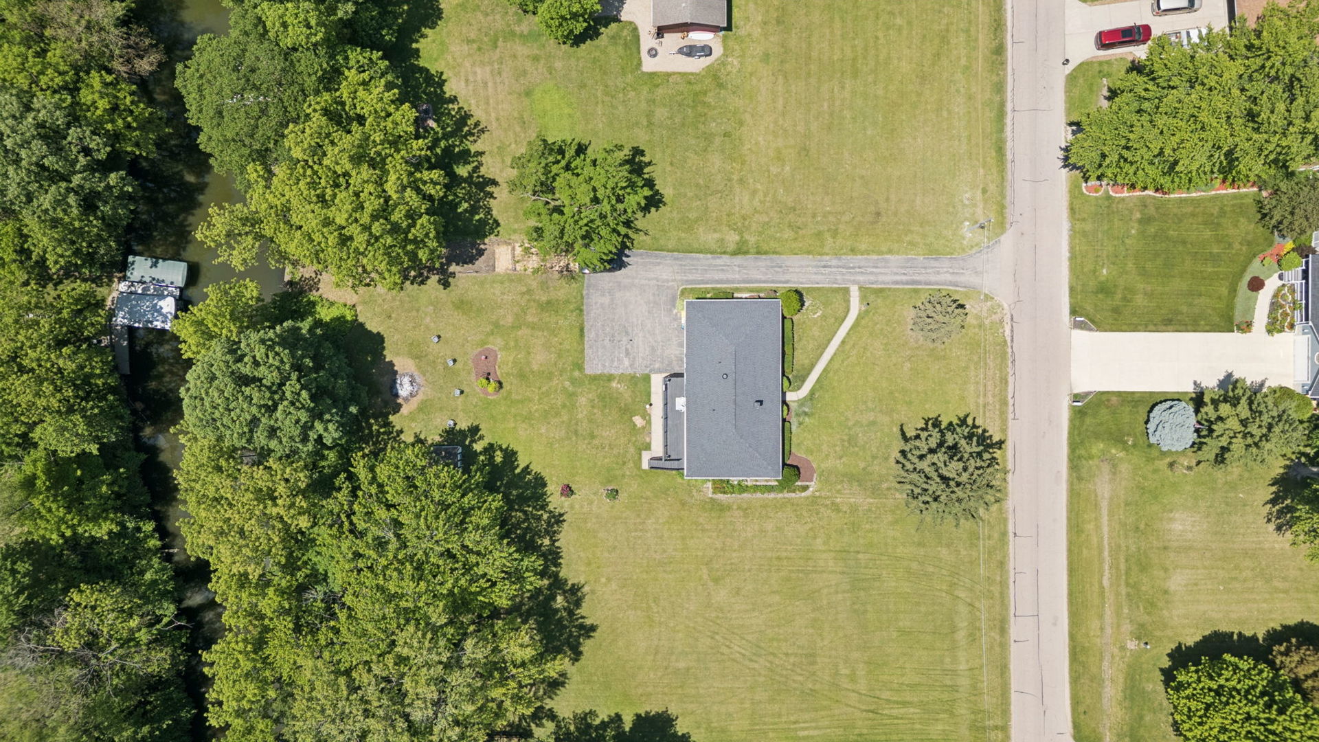 1598 Lake Holiday Drive, Lake Holiday, IL 60548