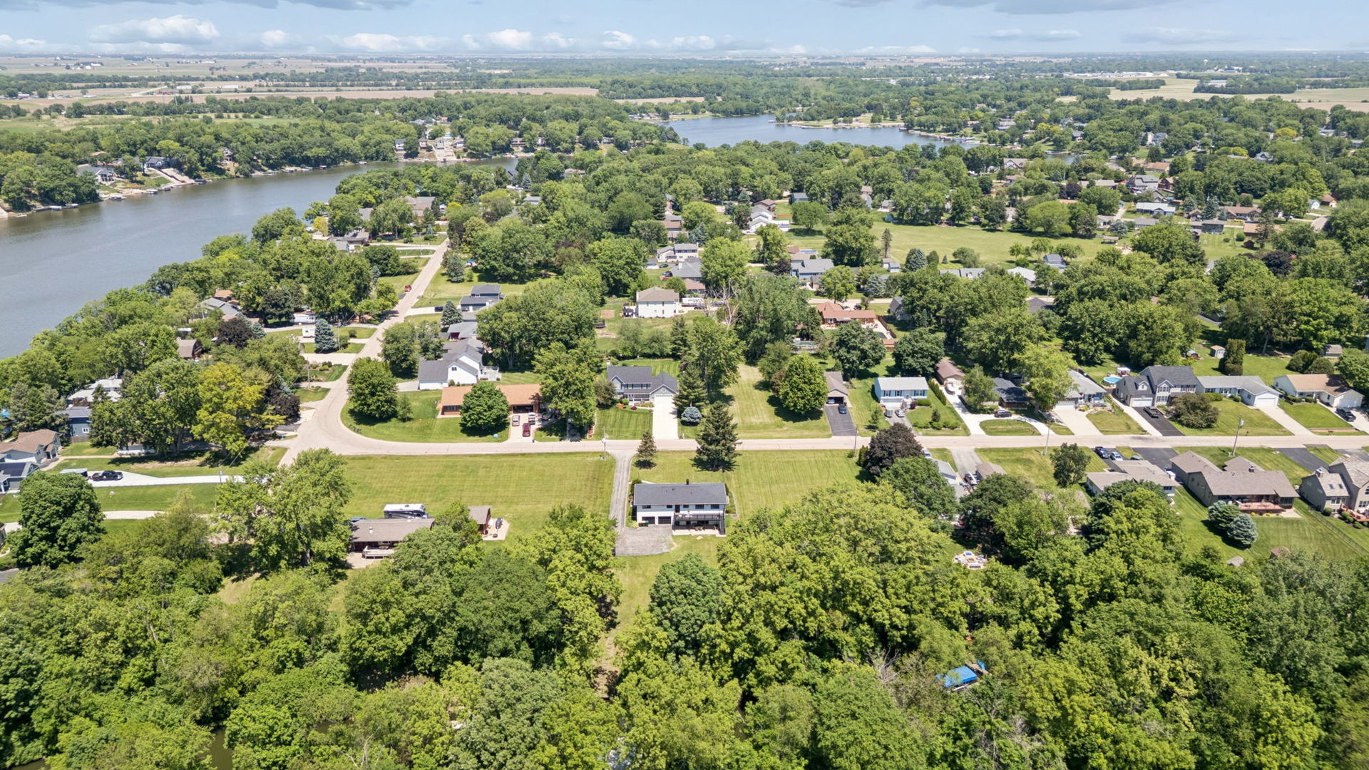 1598 Lake Holiday Drive, Lake Holiday, IL 60548