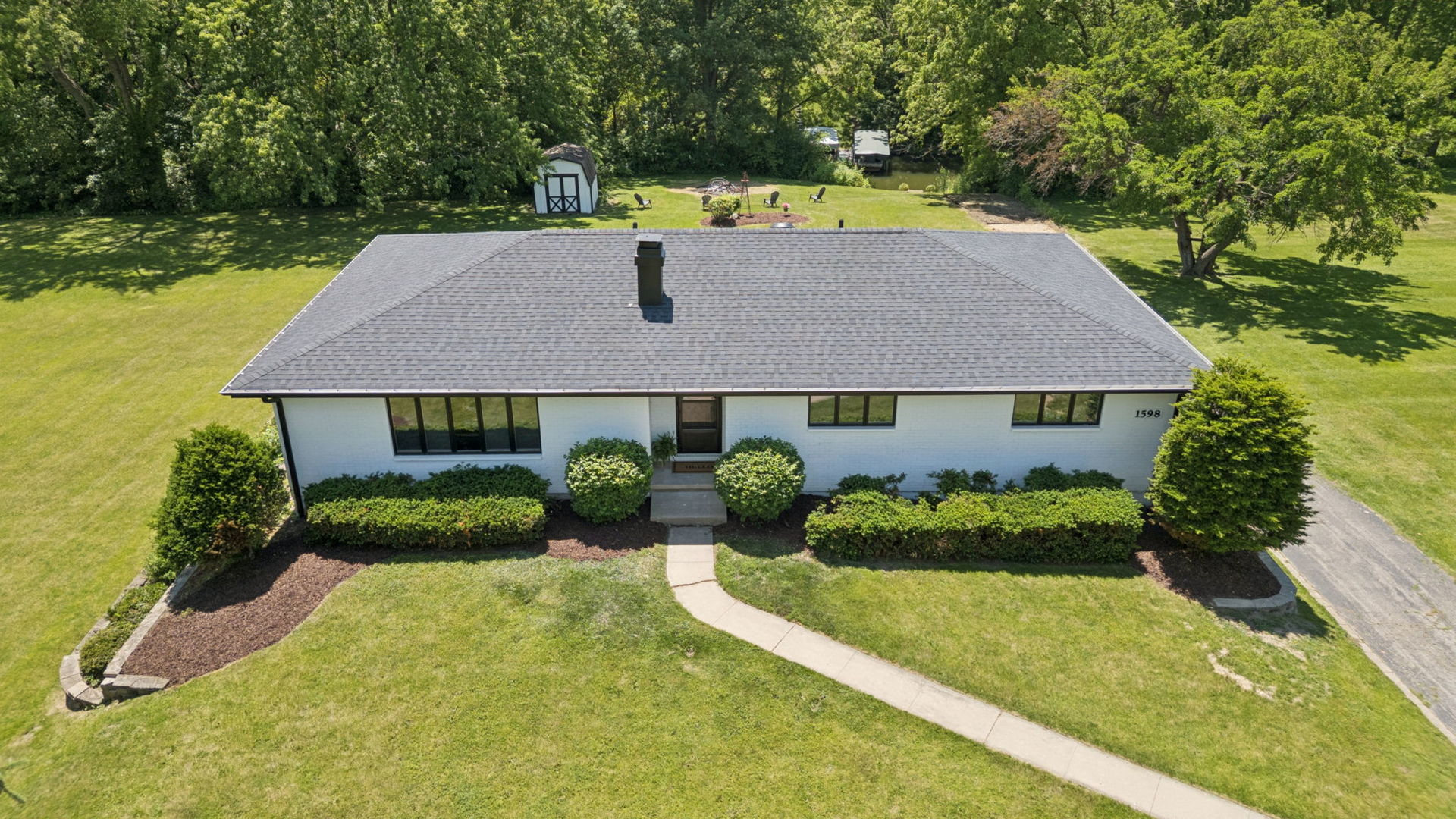 1598 Lake Holiday Drive, Lake Holiday, IL 60548