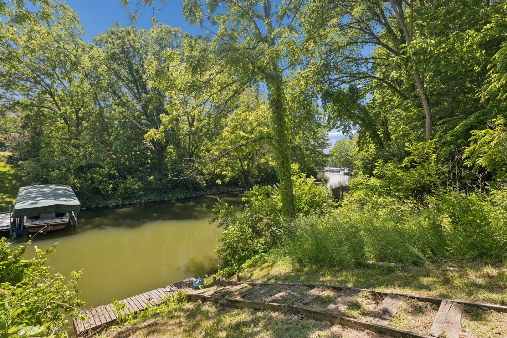 1598 Lake Holiday Drive, Lake Holiday, IL 60548