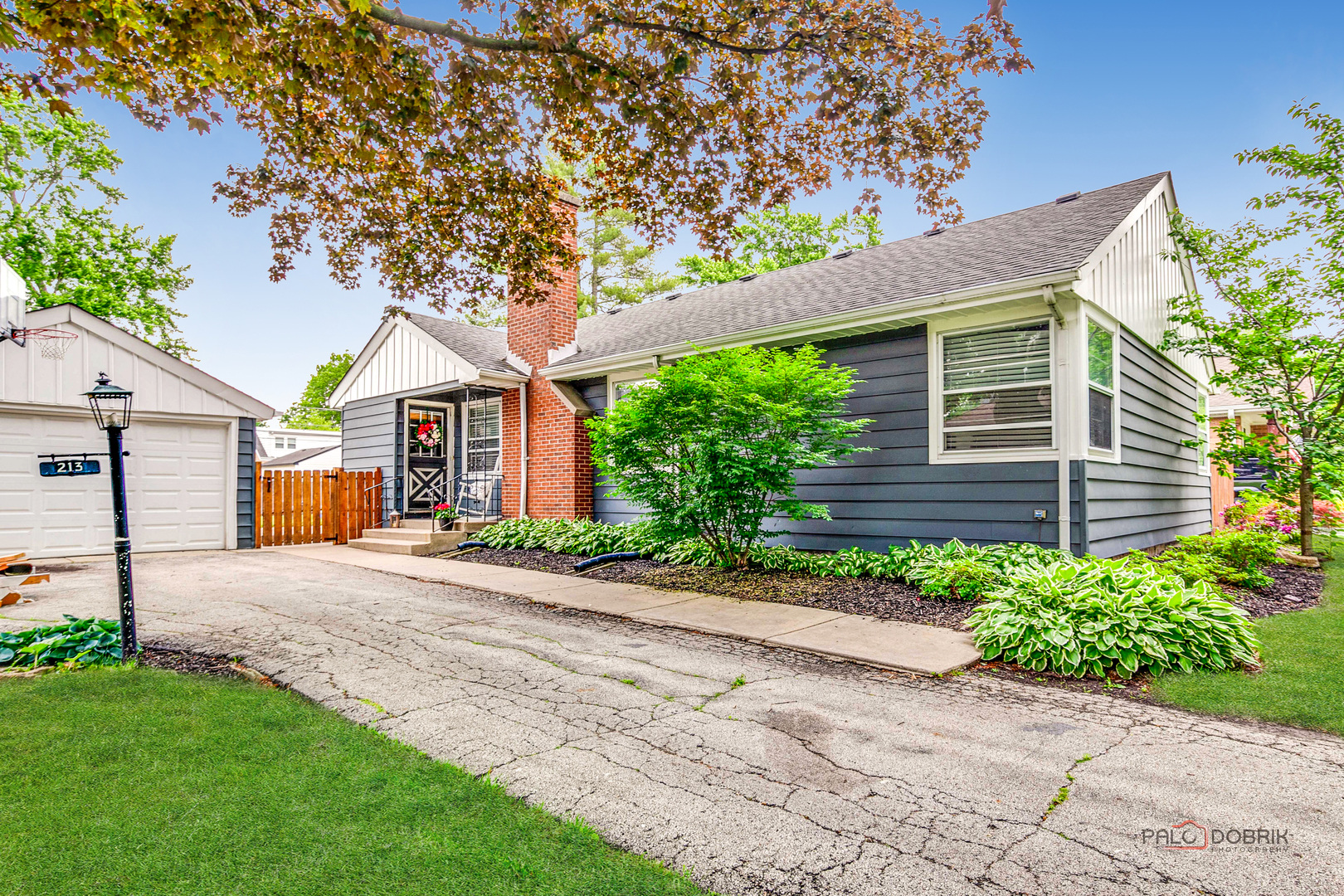 213 N Emerson Street, Mount Prospect, IL 60056