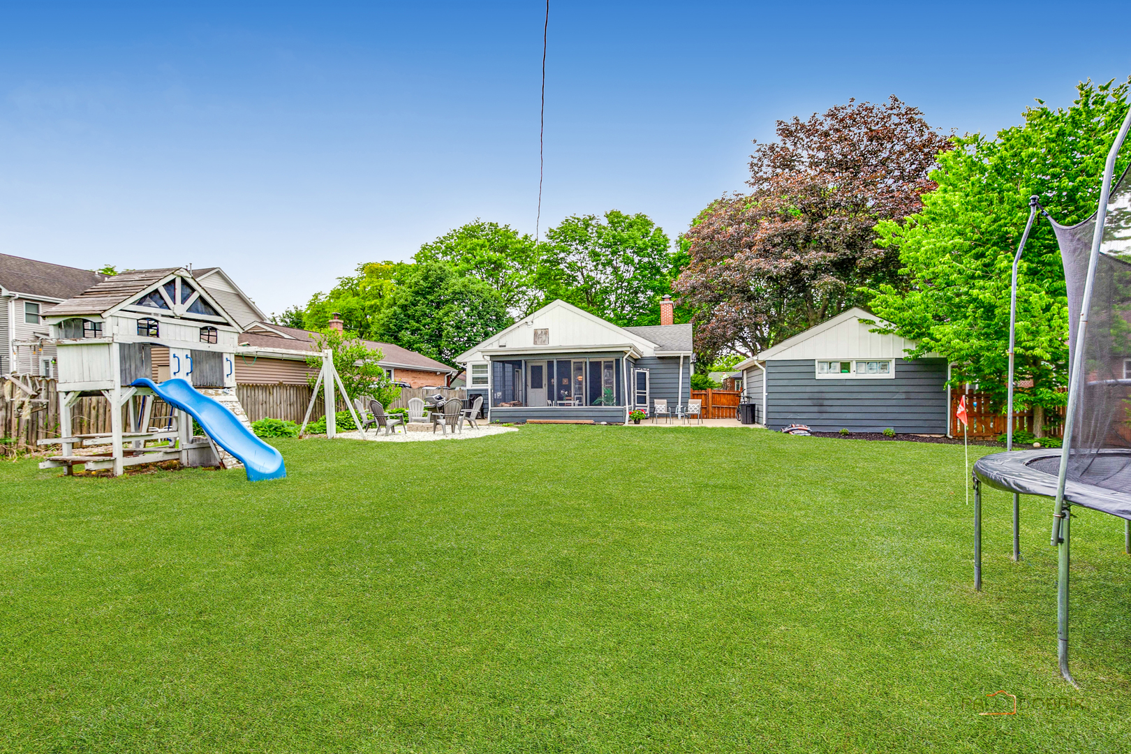 213 N Emerson Street, Mount Prospect, IL 60056