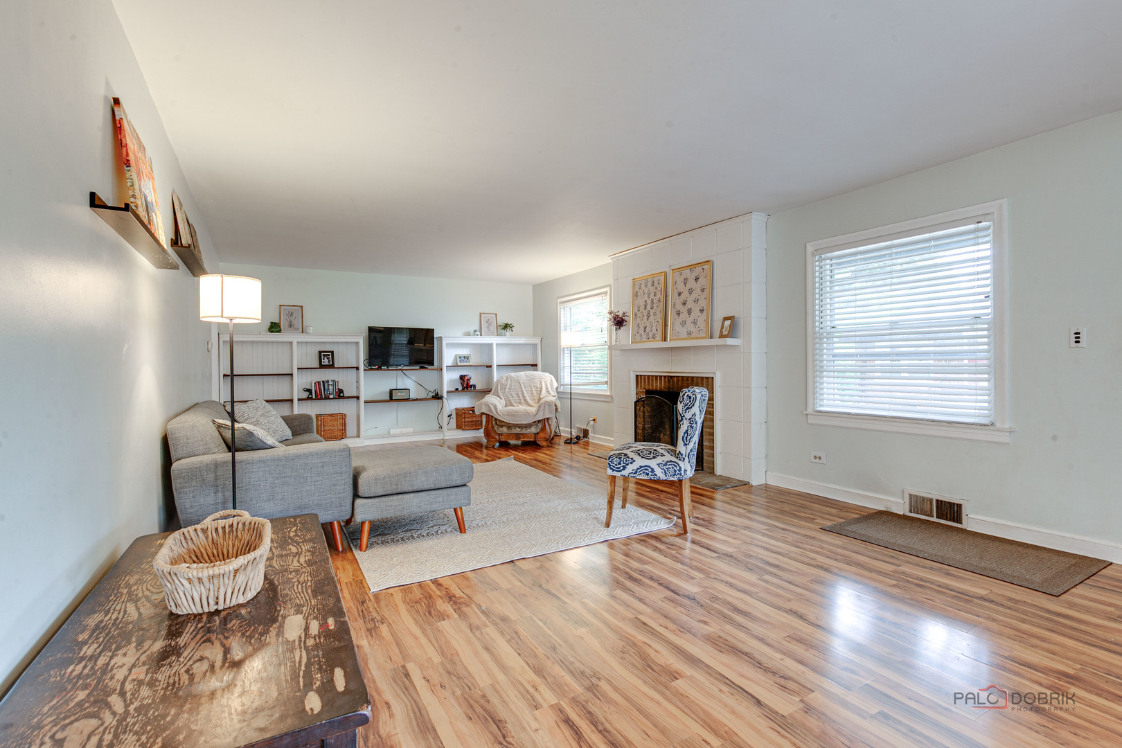 213 N Emerson Street, Mount Prospect, IL 60056