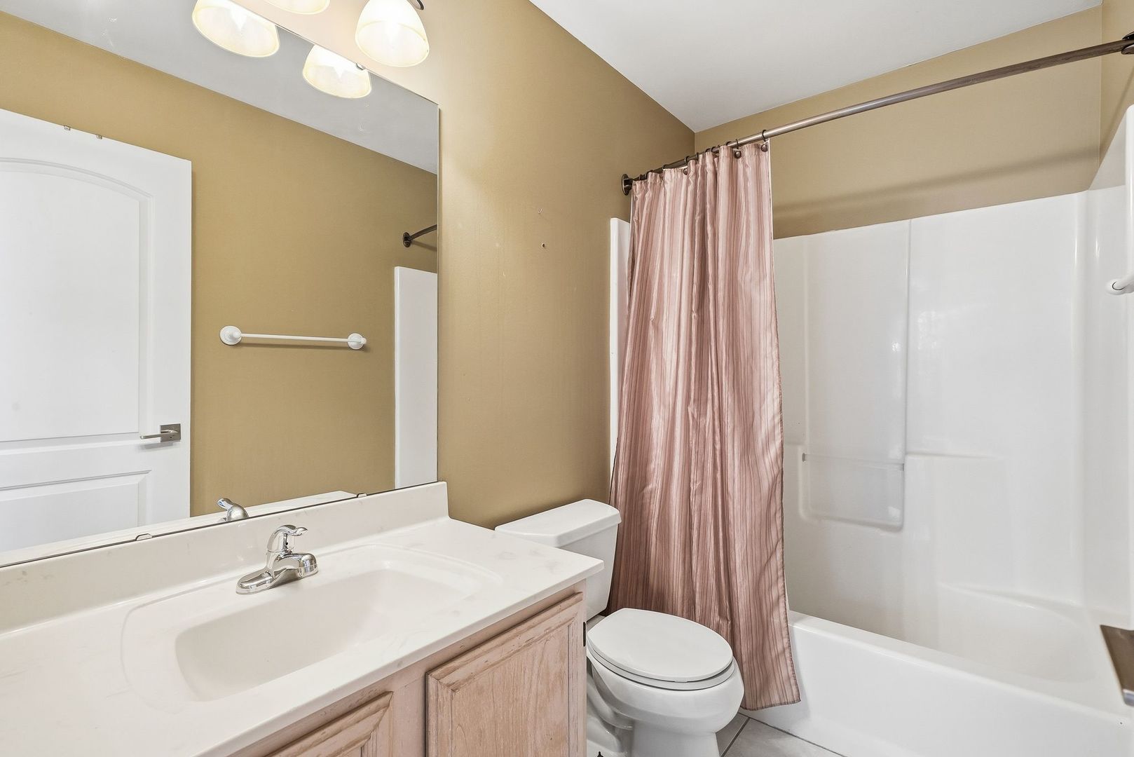 546 Tewksbury Circle, Oswego, IL 60543