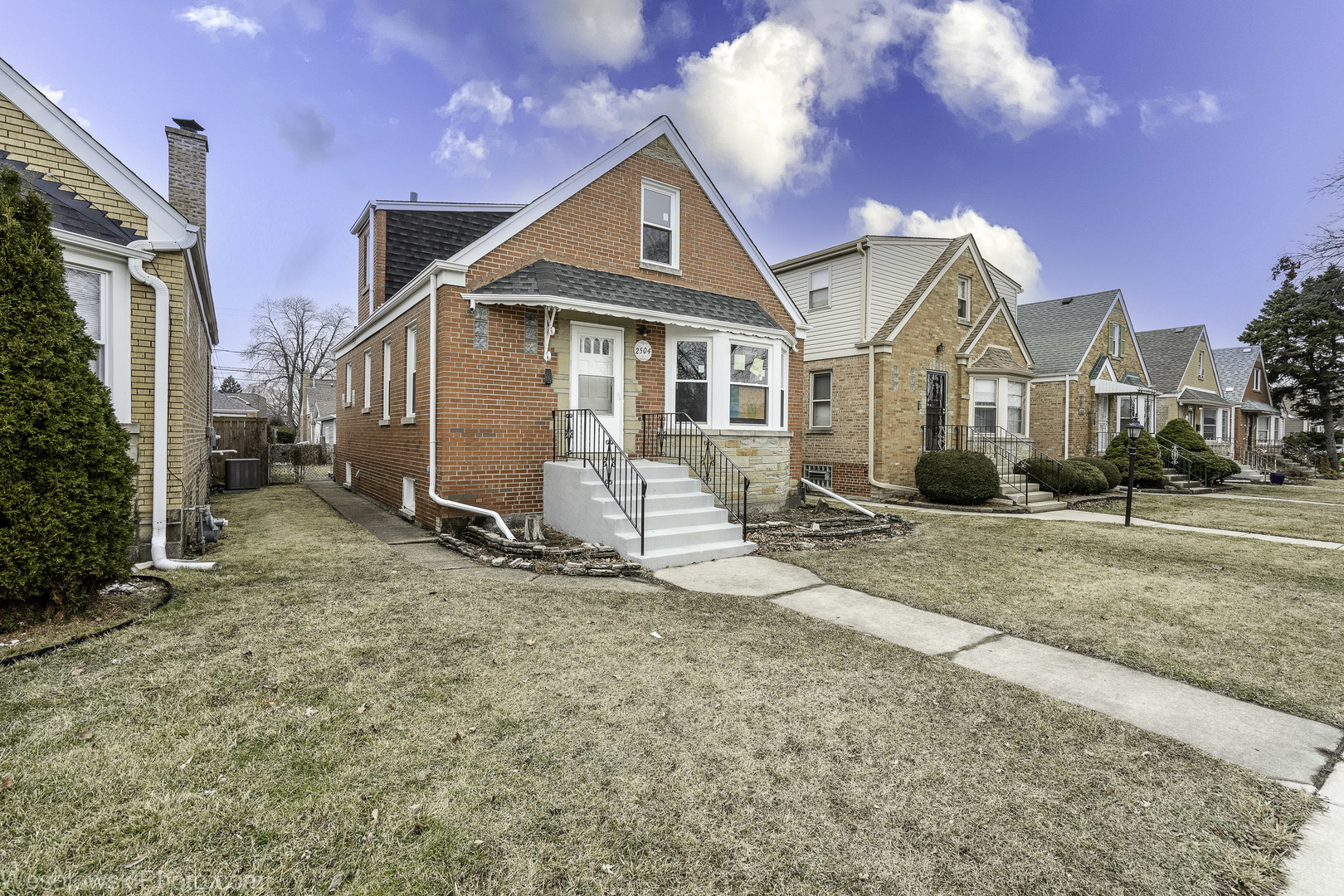 2504 Leyden Avenue, River Grove, IL 60171