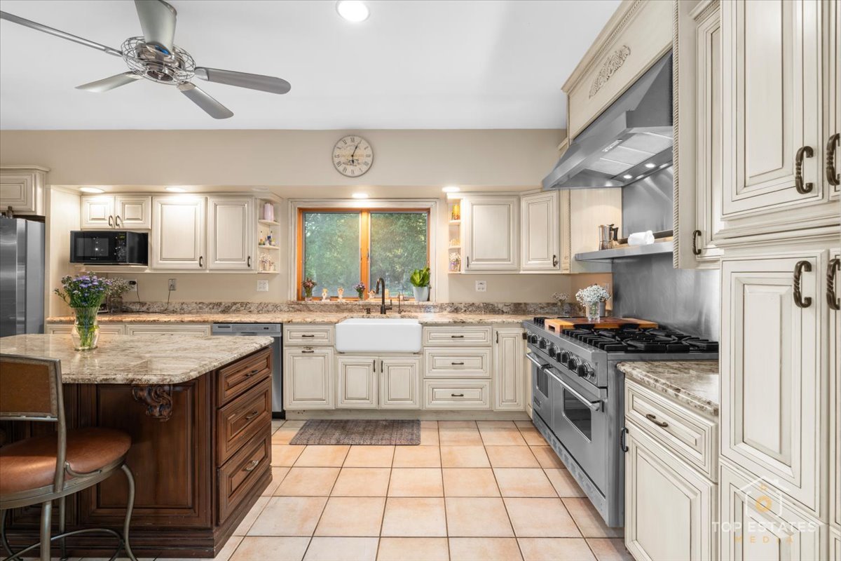 2 Marberry Drive, Prospect Heights, IL 60070