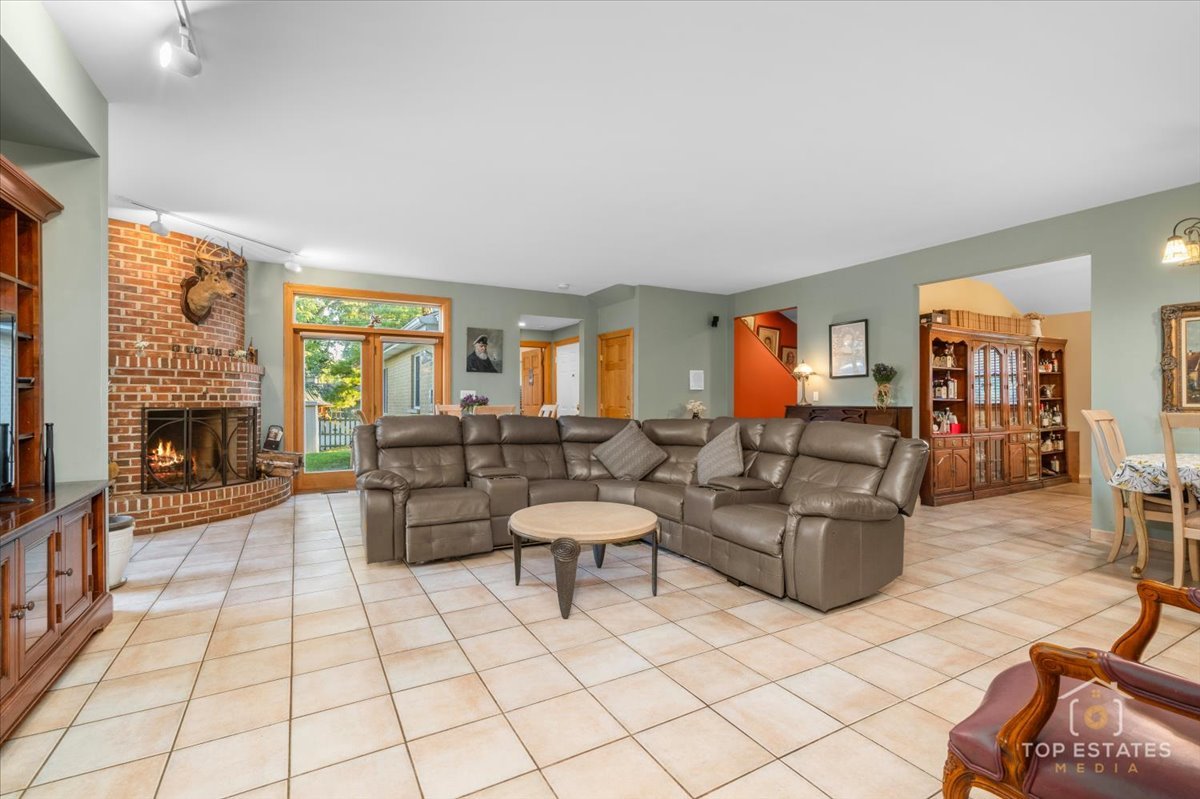 2 Marberry Drive, Prospect Heights, IL 60070