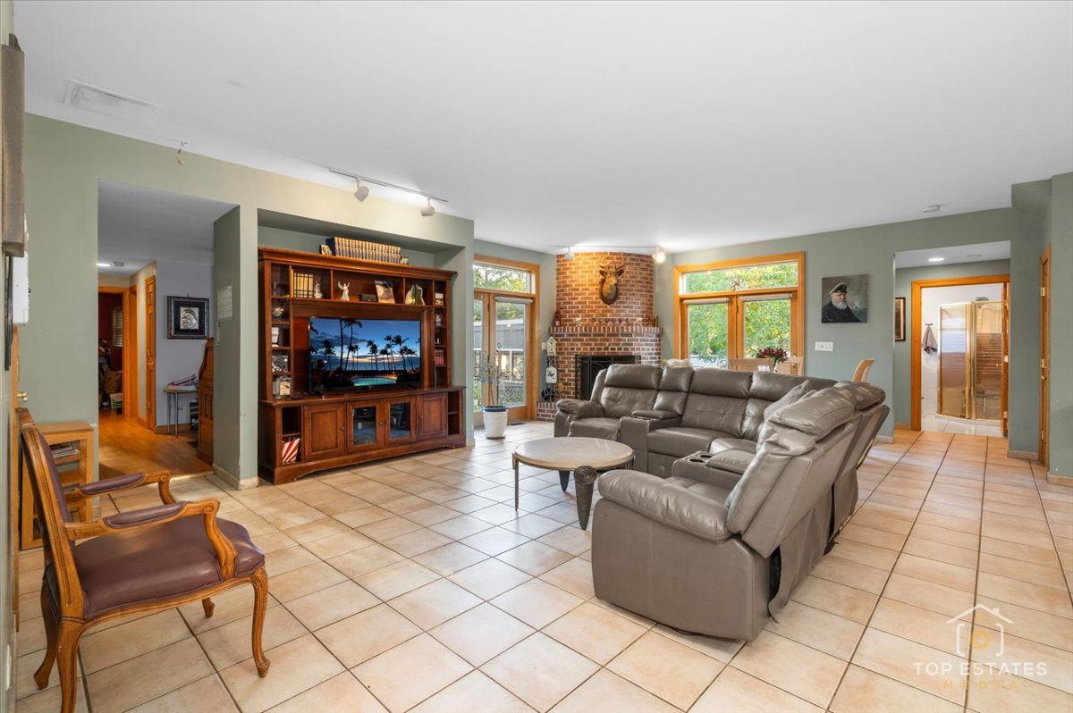 2 Marberry Drive, Prospect Heights, IL 60070