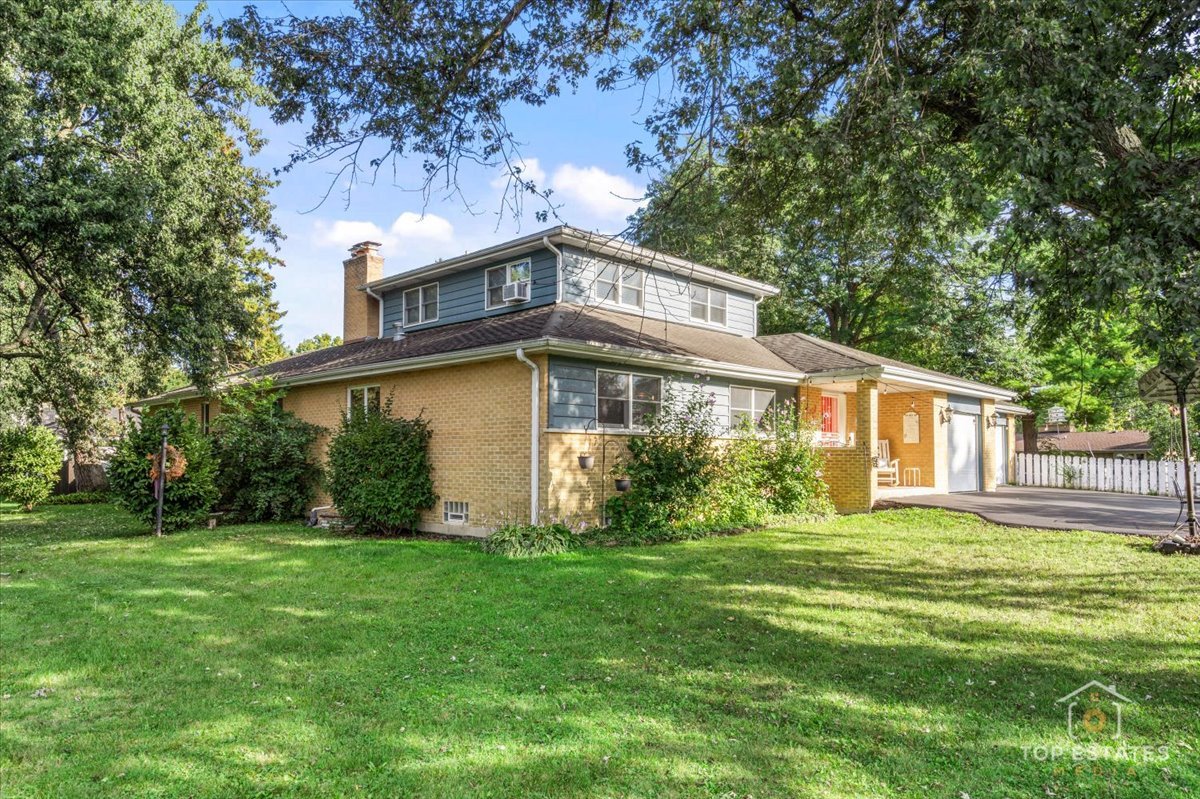 2 Marberry Drive, Prospect Heights, IL 60070
