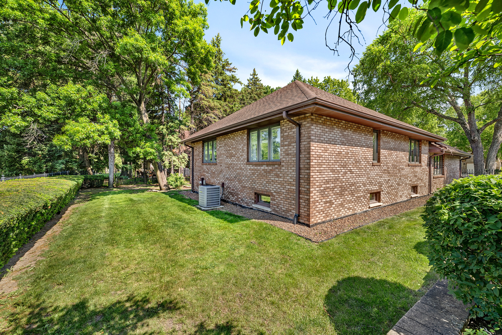 12305 S Spruce Court, Palos Heights, IL 60463