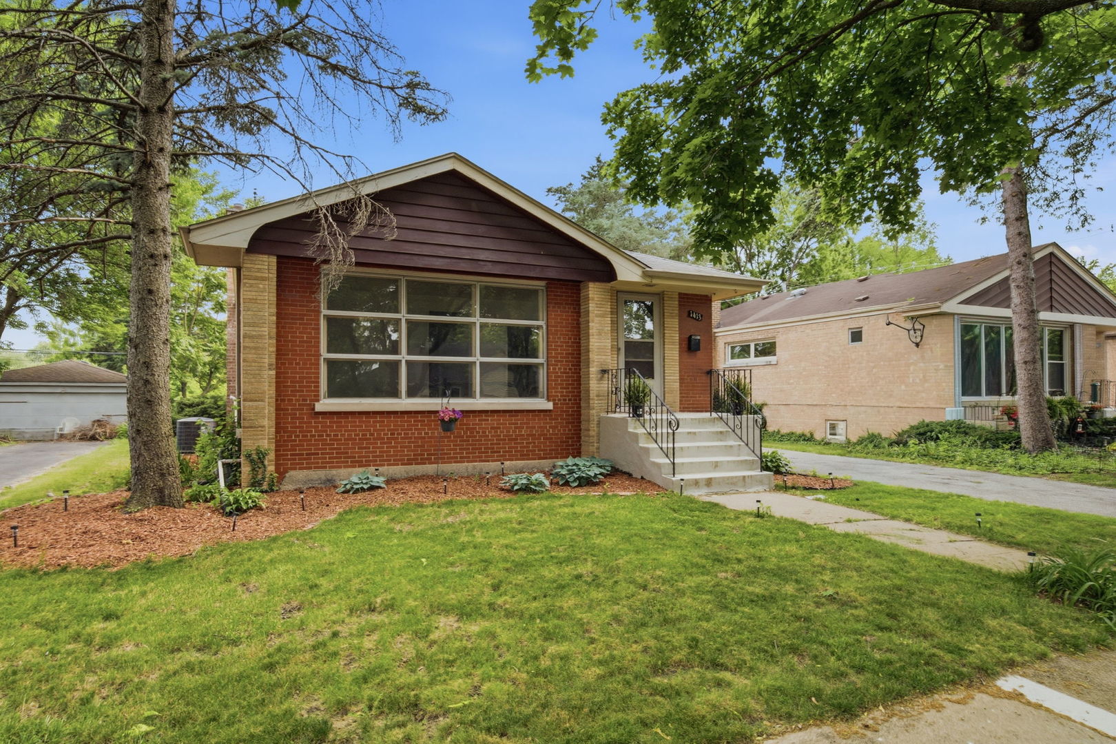 1413 Evergreen Road, Homewood, IL 60430