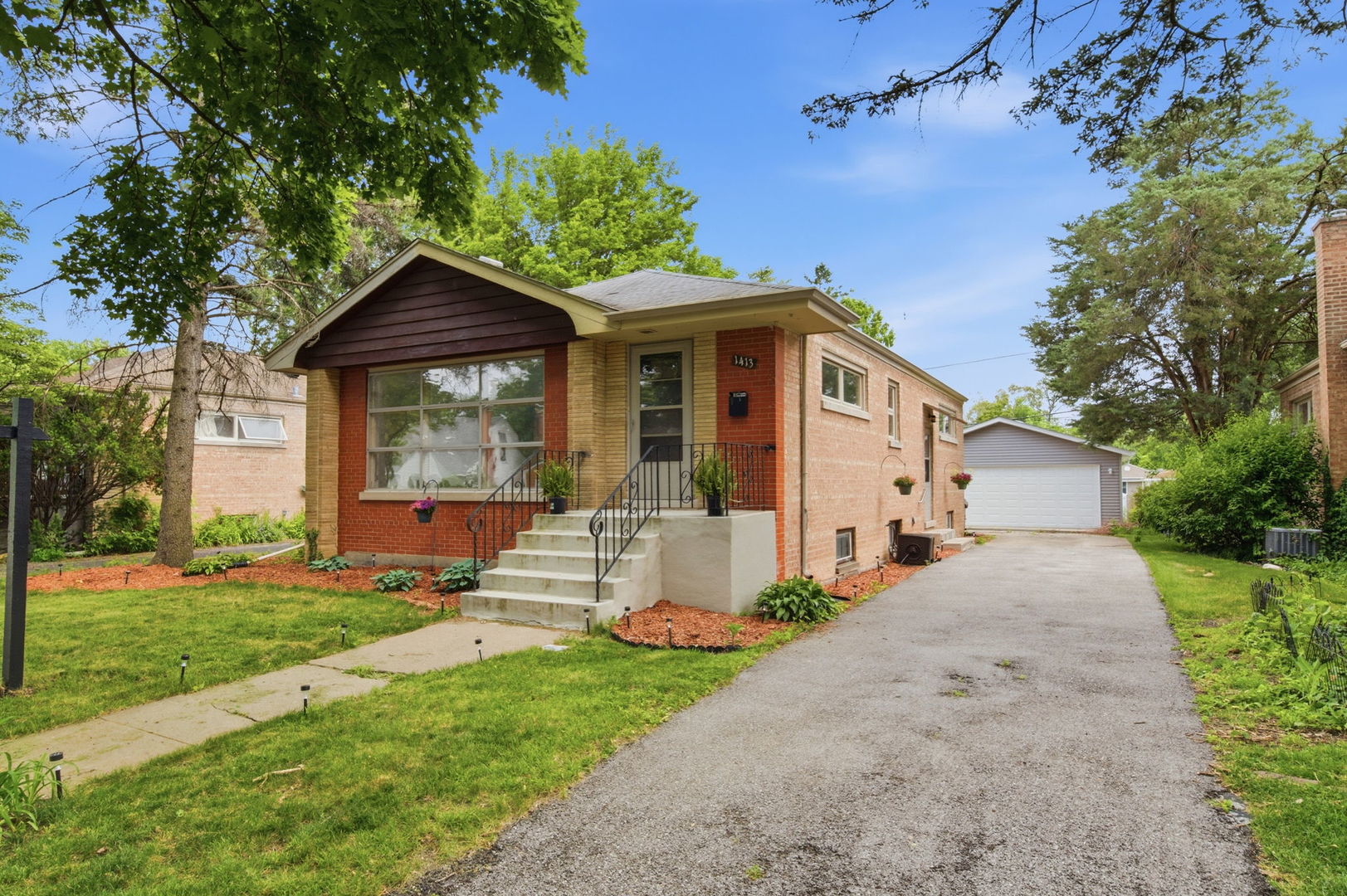 1413 Evergreen Road, Homewood, IL 60430