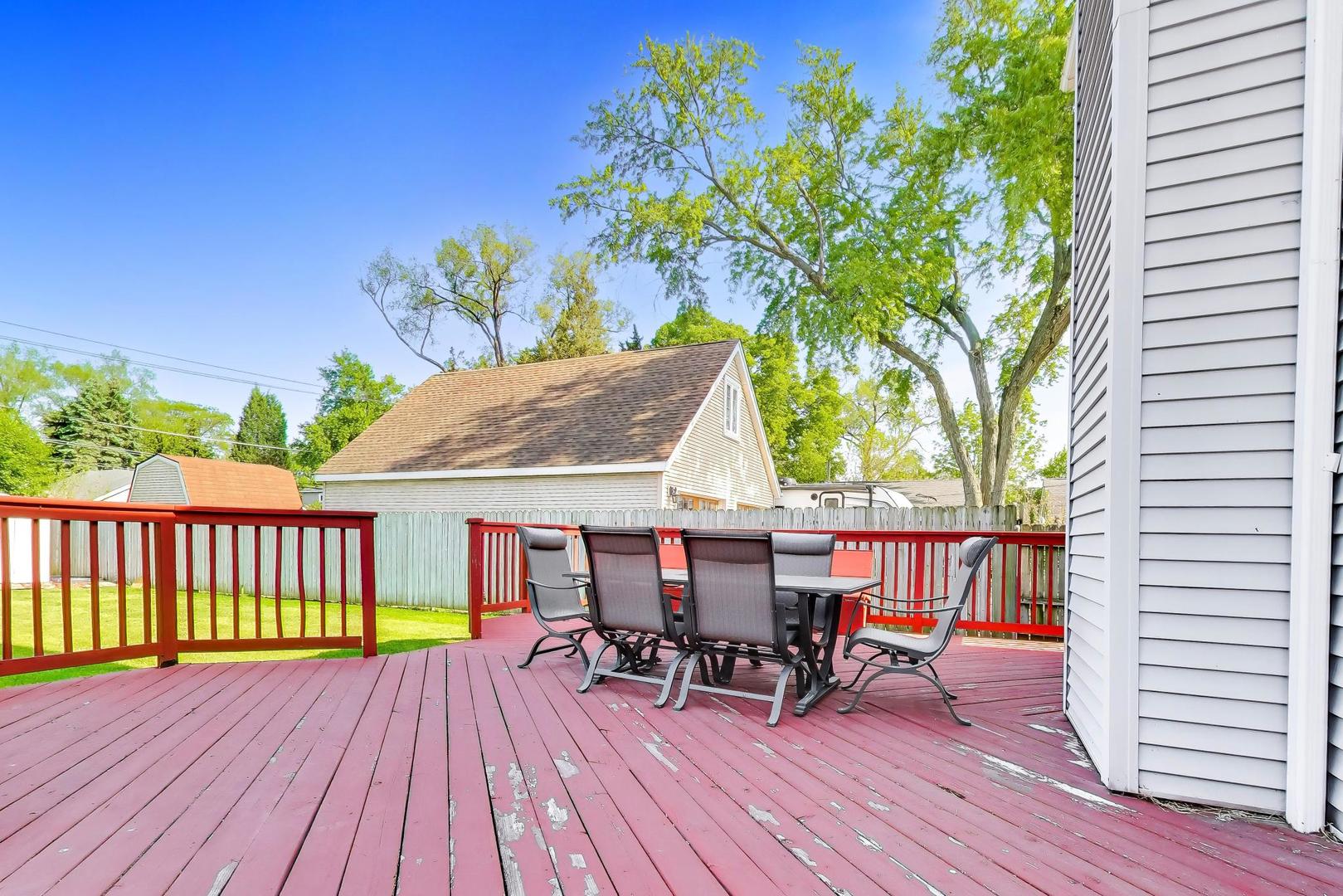 2825 Eisenhower Drive, Des Plaines, IL 60018