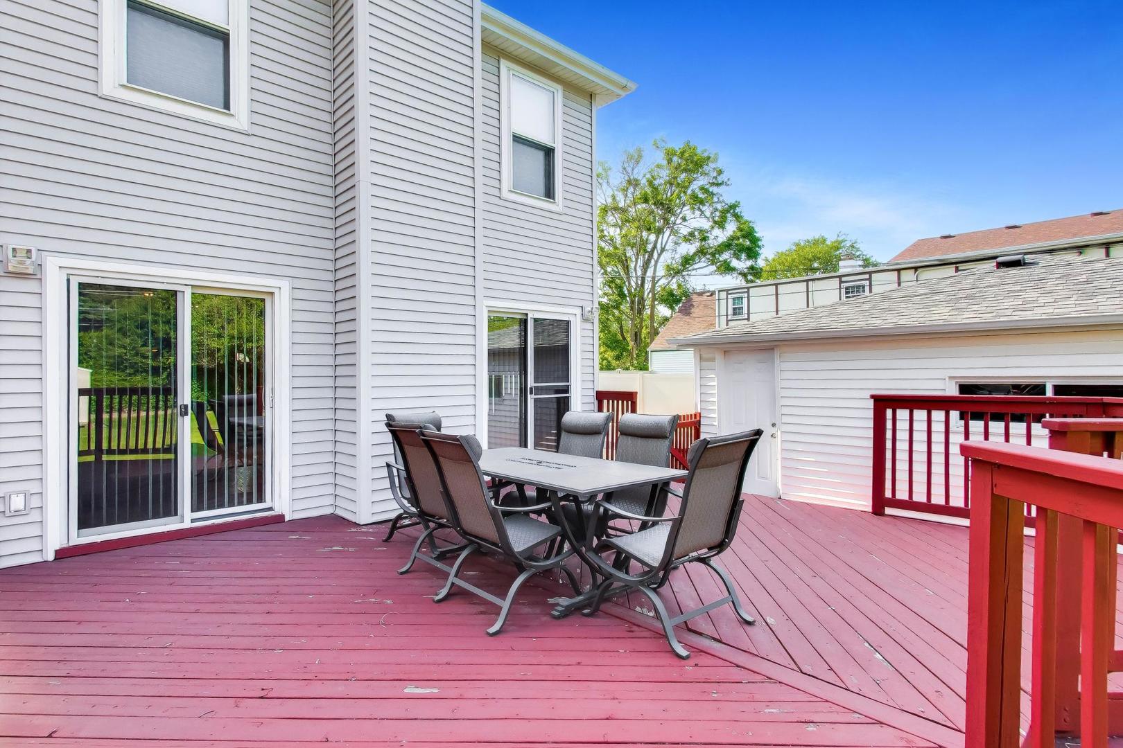 2825 Eisenhower Drive, Des Plaines, IL 60018