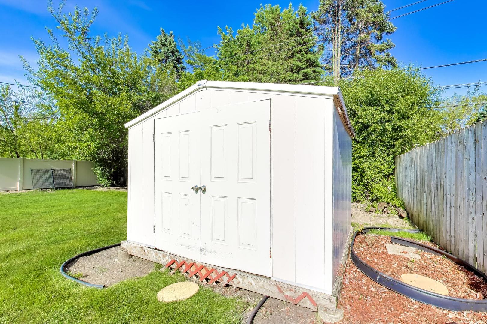 2825 Eisenhower Drive, Des Plaines, IL 60018