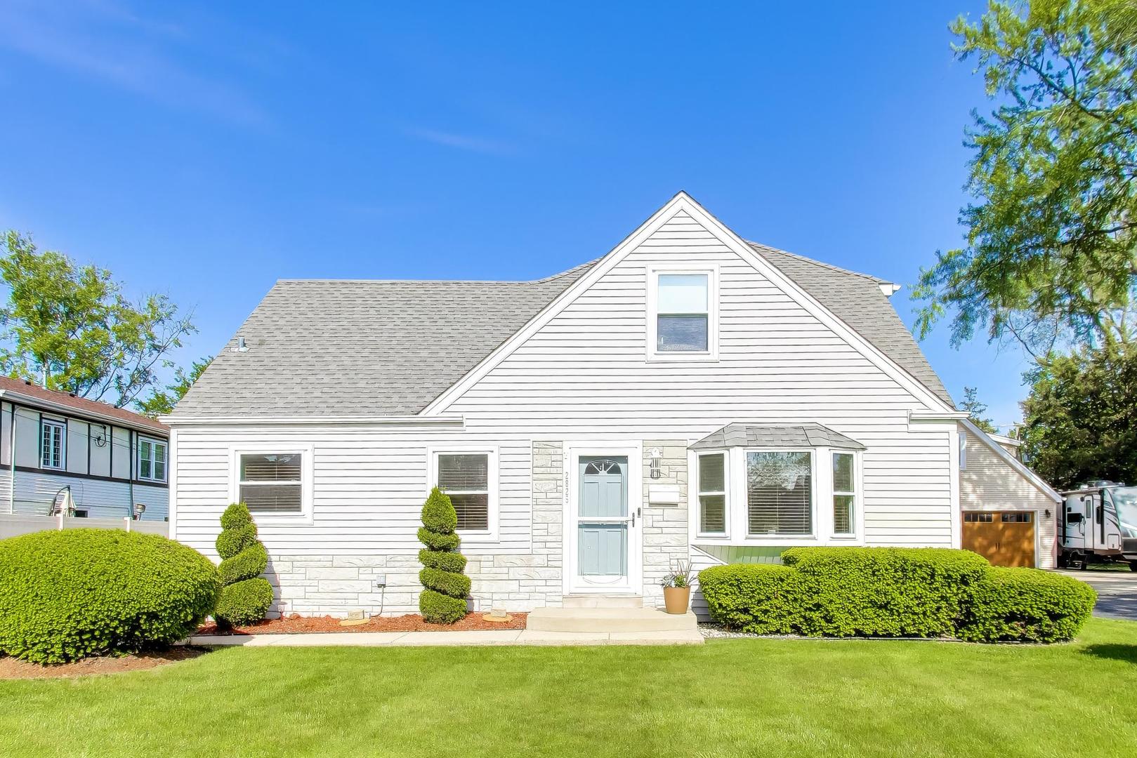 2825 Eisenhower Drive, Des Plaines, IL 60018