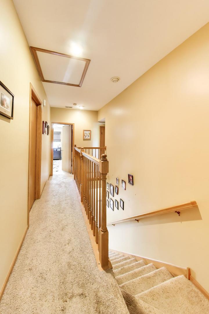 2825 Eisenhower Drive, Des Plaines, IL 60018
