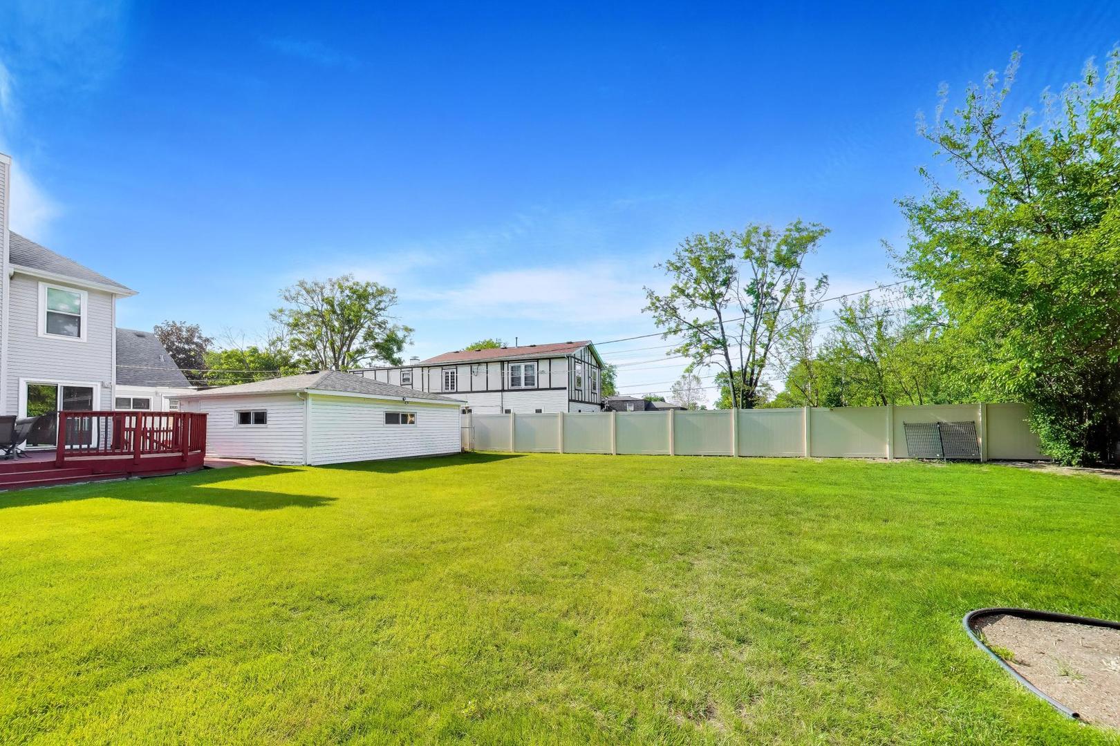 2825 Eisenhower Drive, Des Plaines, IL 60018