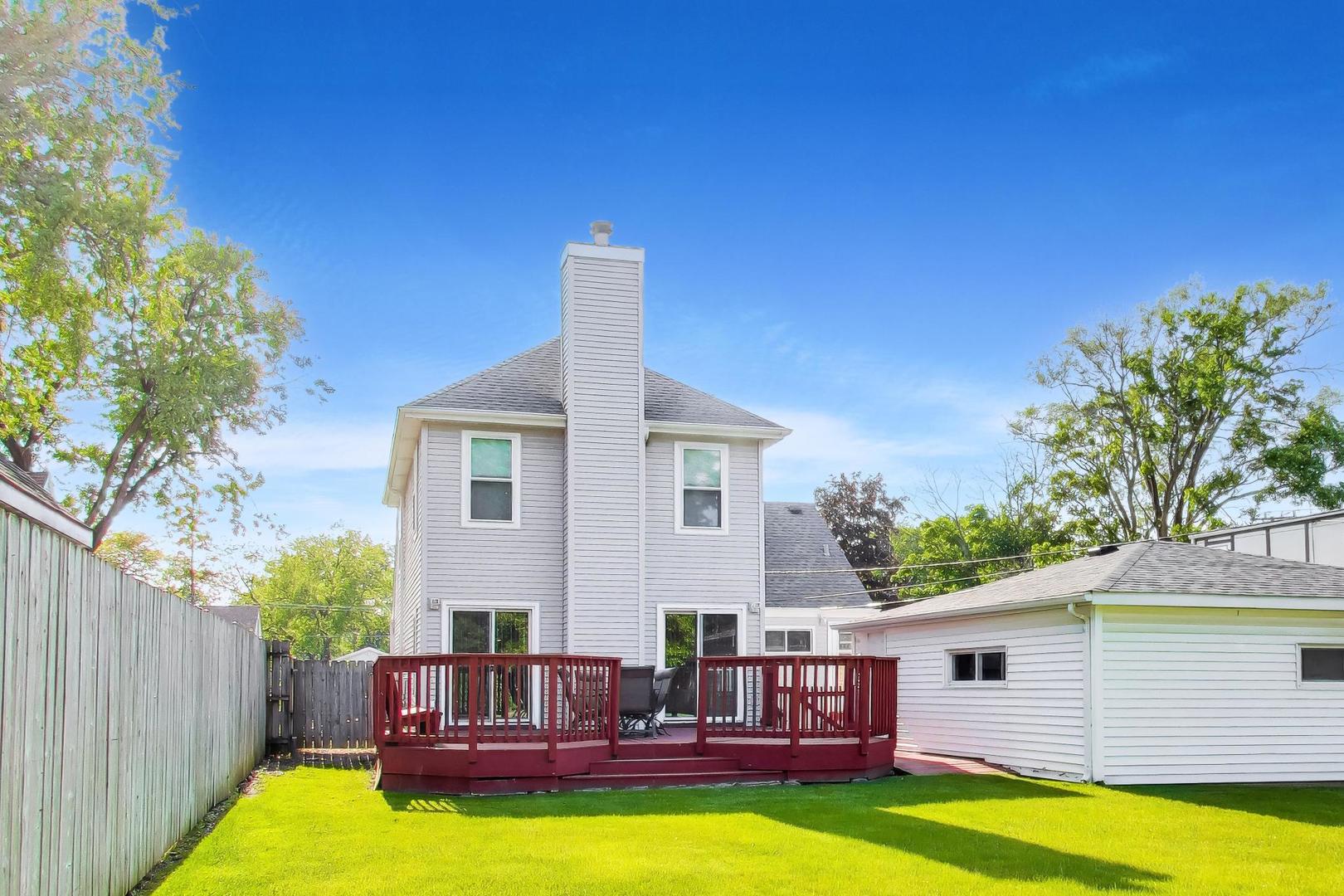 2825 Eisenhower Drive, Des Plaines, IL 60018