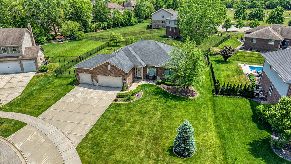 12427 Pemrose Court, Mokena, IL 60448