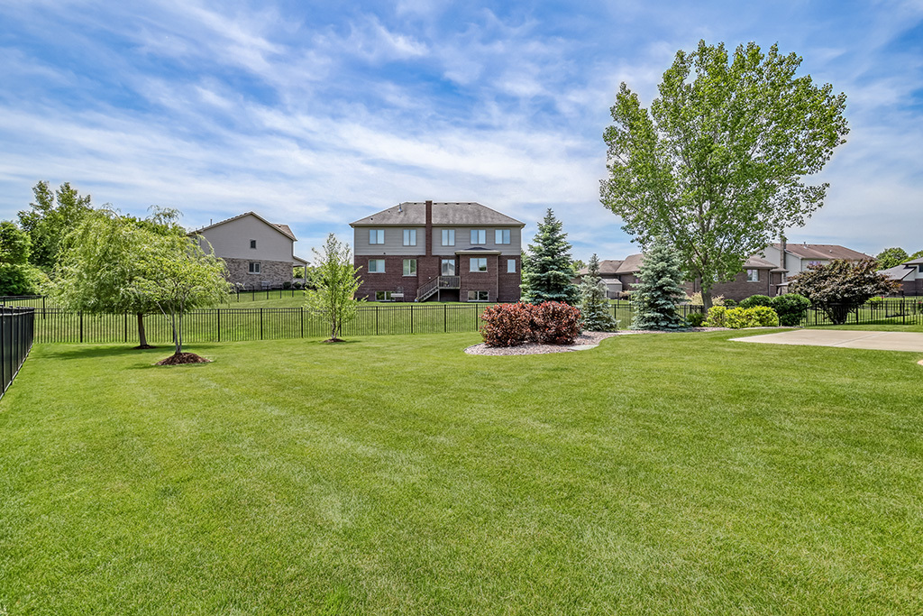 12427 Pemrose Court, Mokena, IL 60448