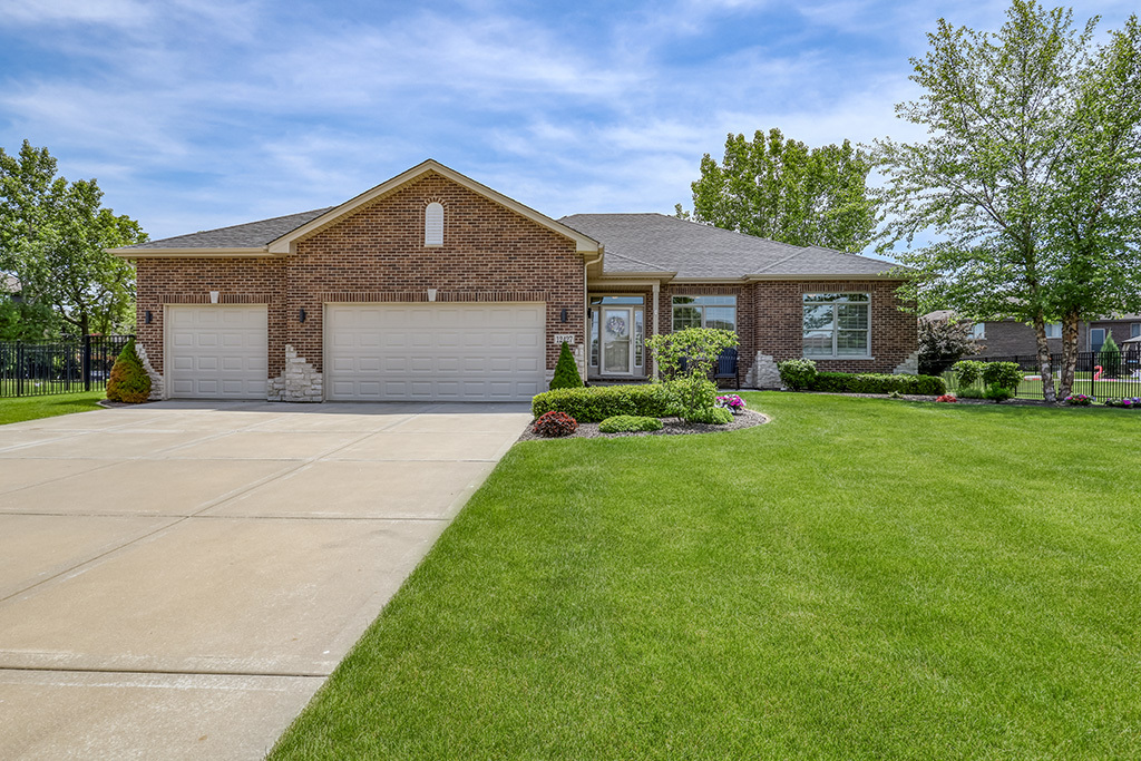 12427 Pemrose Court, Mokena, IL 60448