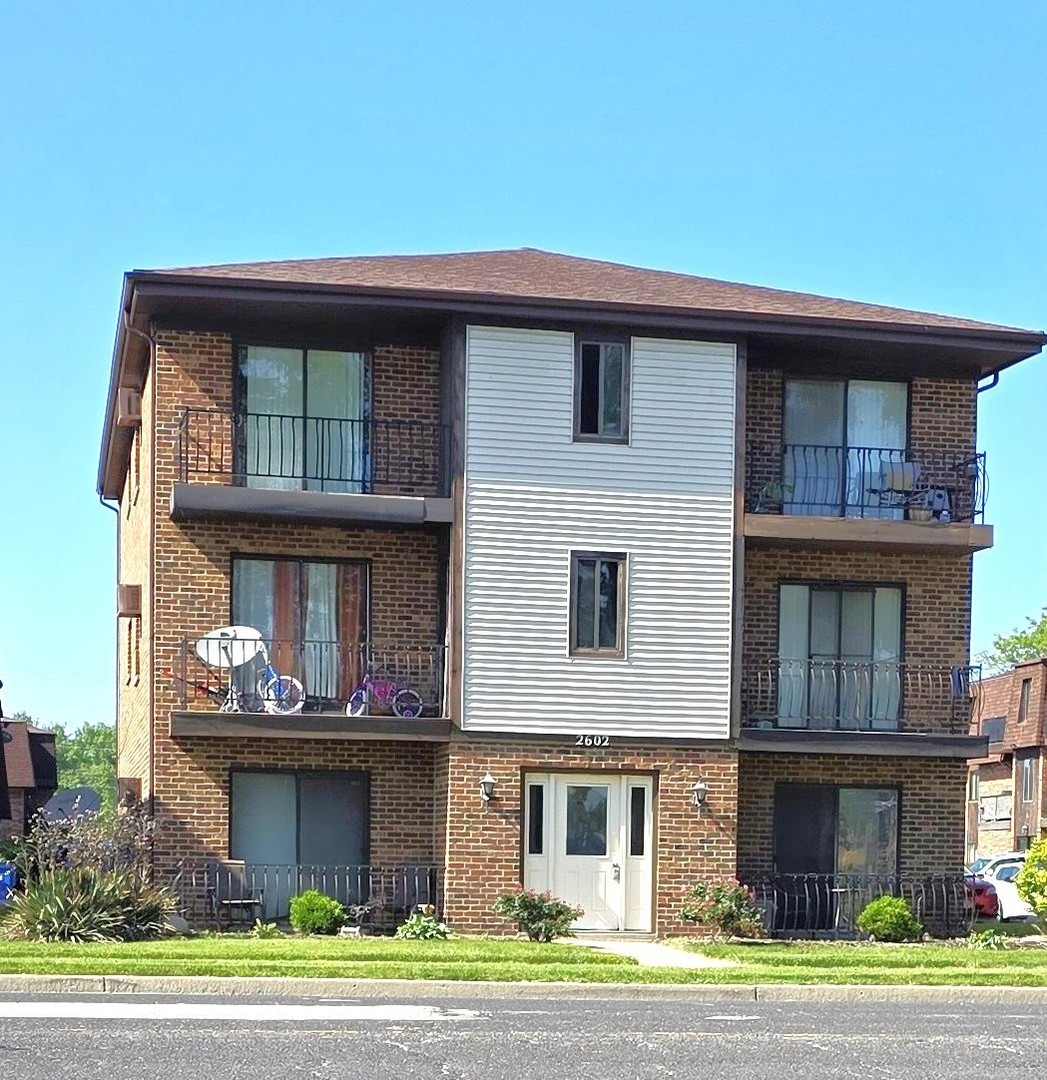 2602 E State Street #3A, Burnham, IL 60633