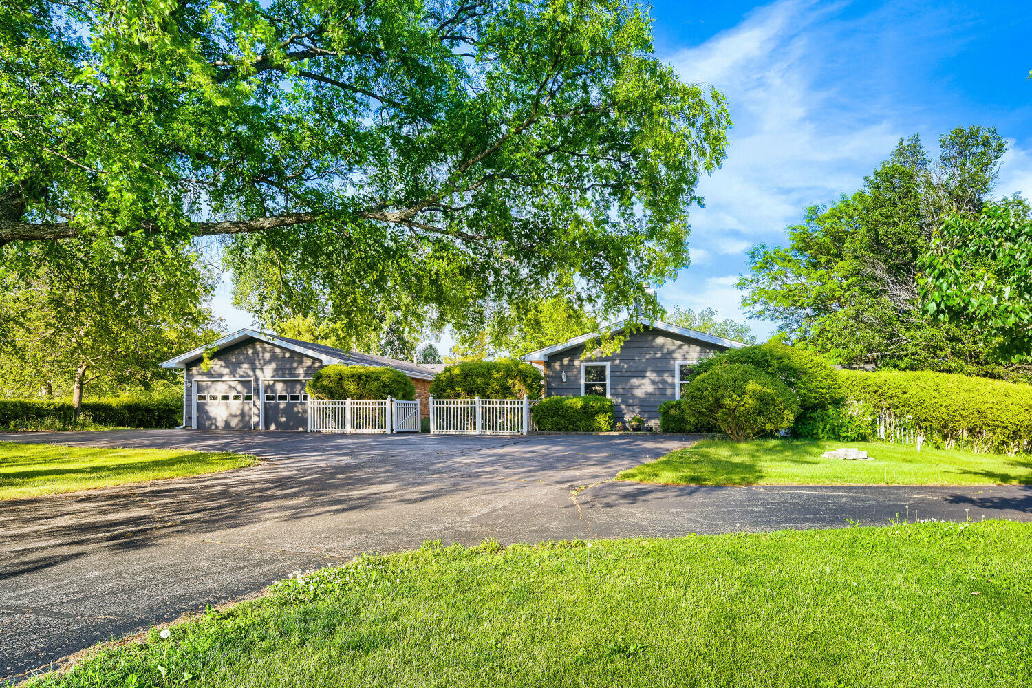 9 Tomahawk Trail, Oswego, IL 60543