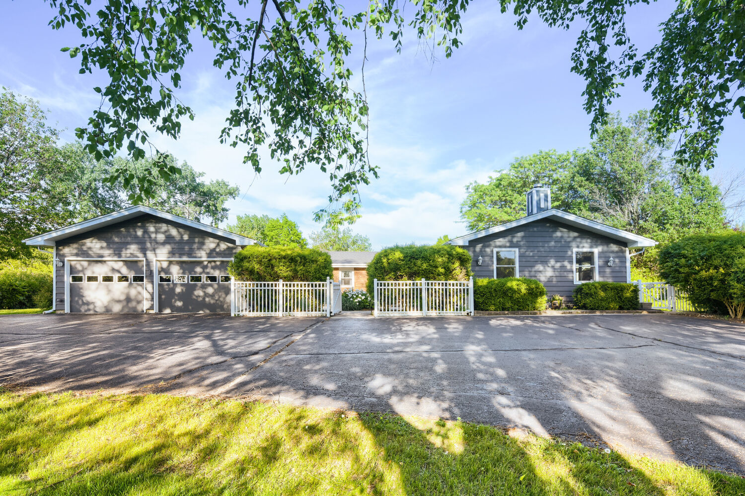 9 Tomahawk Trail, Oswego, IL 60543